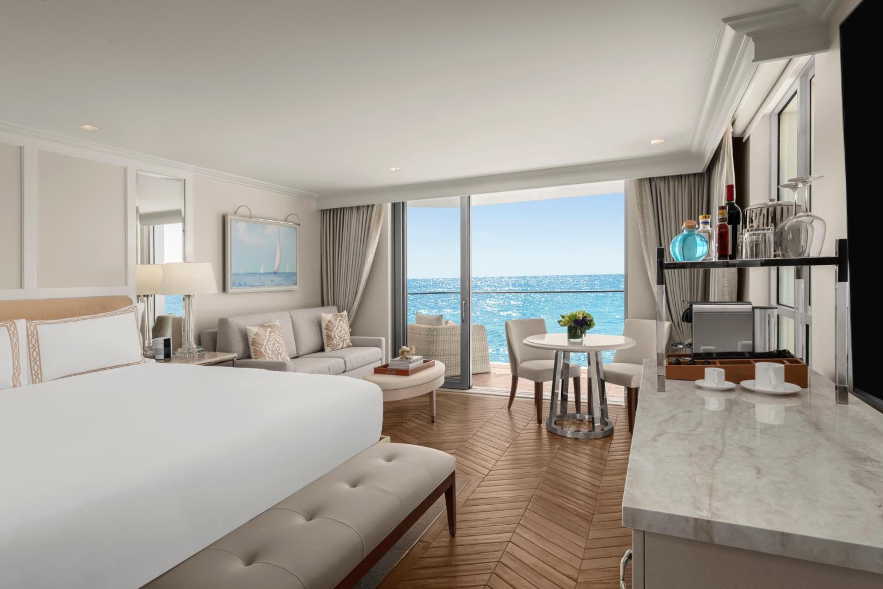 Premium Oceanfront King Corner Studio - Photo 2