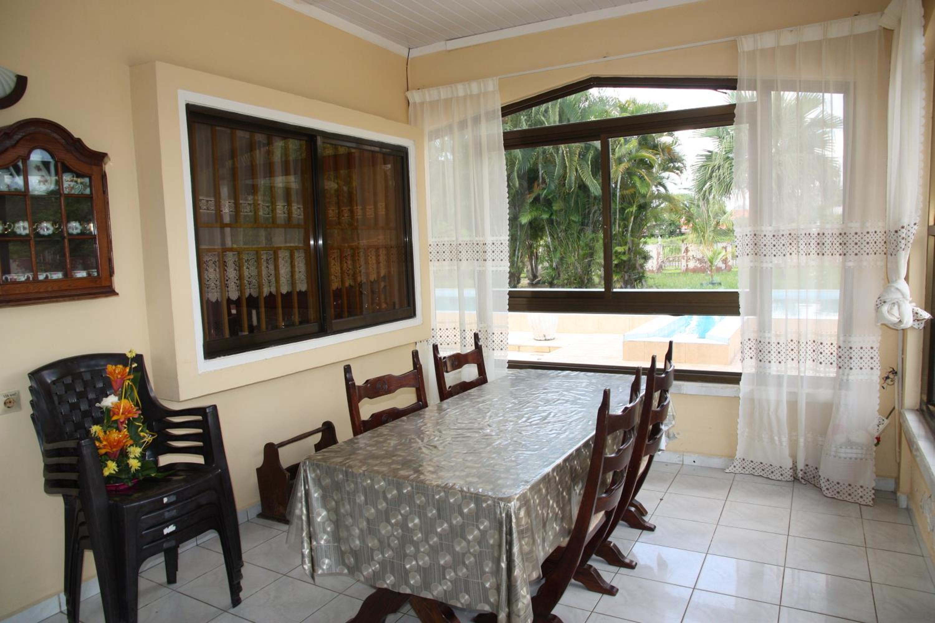 Three-Bedroom Villa photo 2