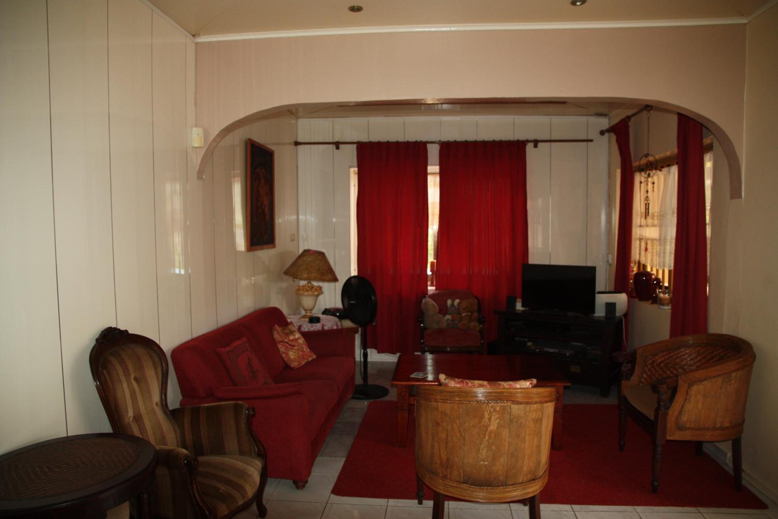 Three-Bedroom Villa photo 1