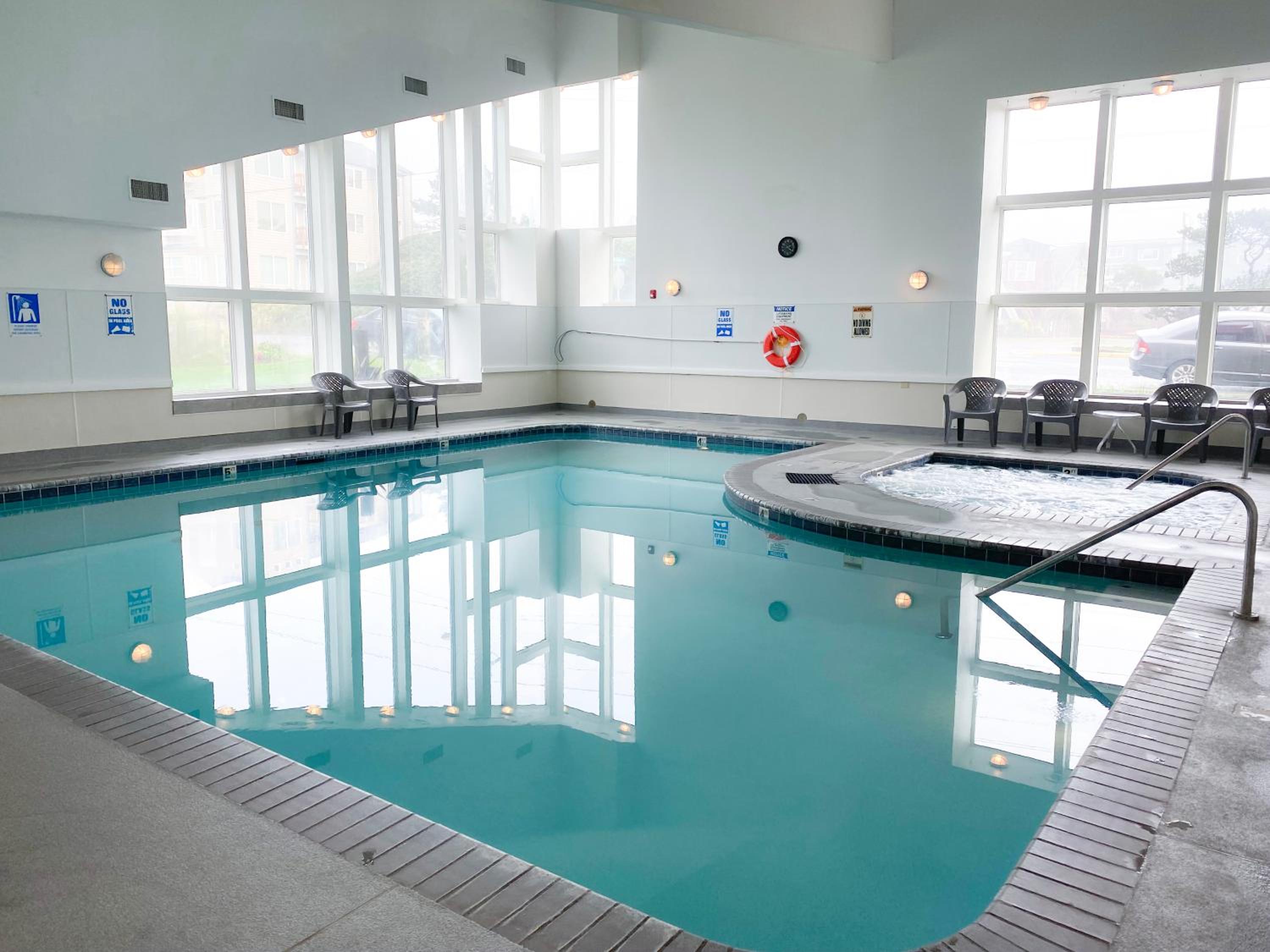 Classic Two Bedroom 1 King & 2 Doubles Top Floor - No Pets Allowed photo 2