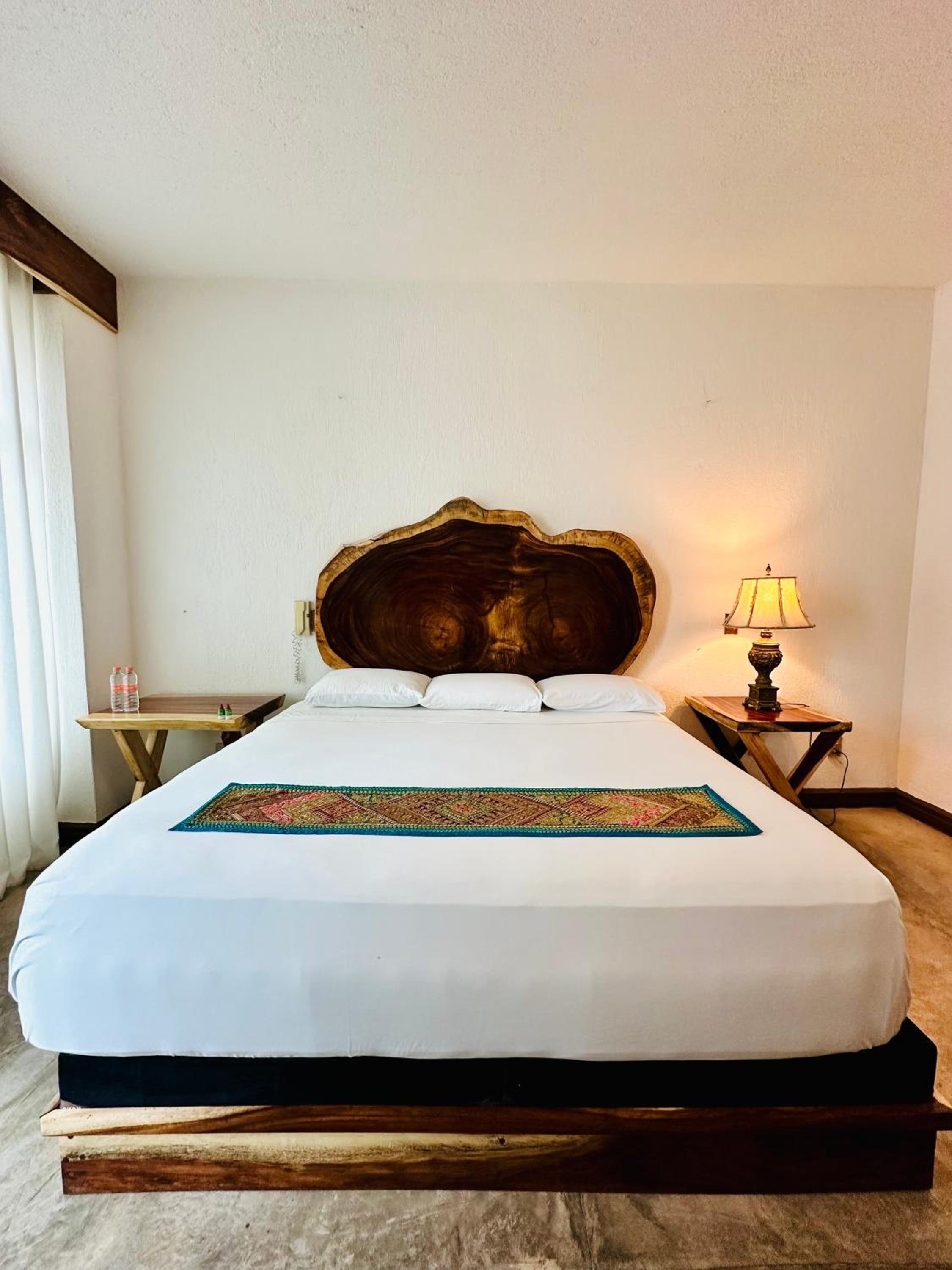 Deluxe Room - Photo 4
