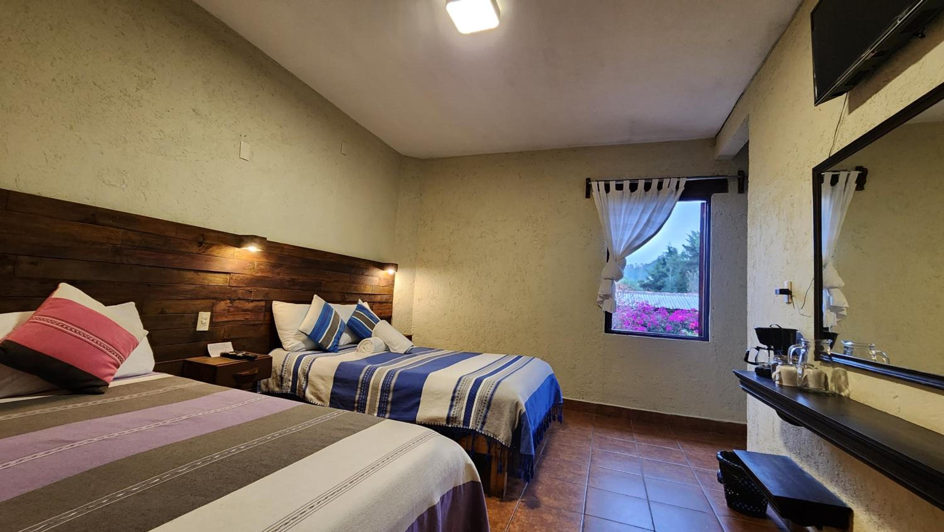 Twin Room - Photo 7