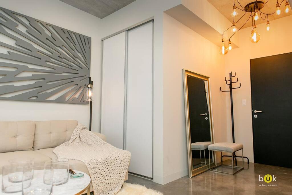 One-Bedroom Apartment photo 3
