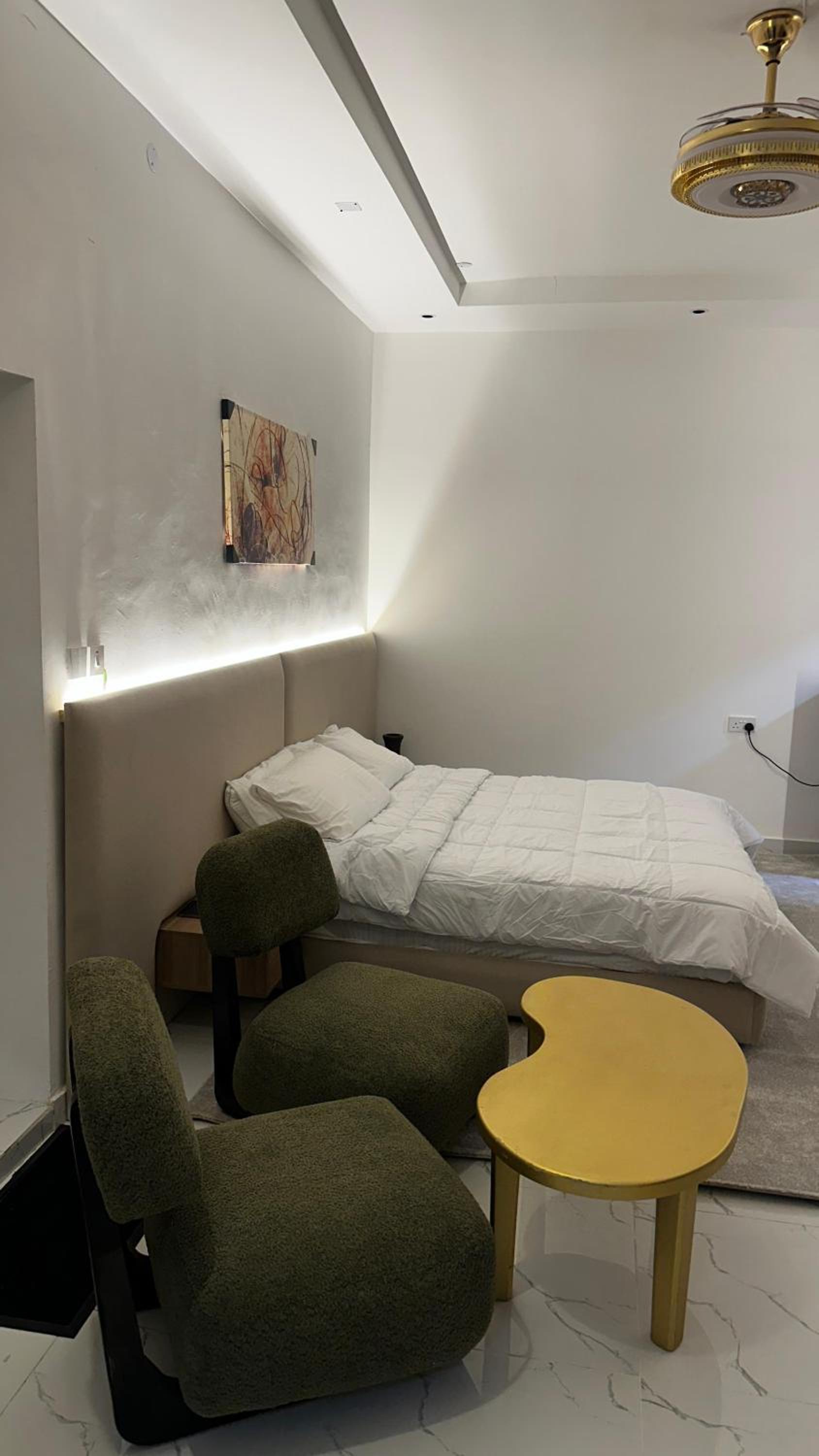 One-Bedroom Apartment photo 2