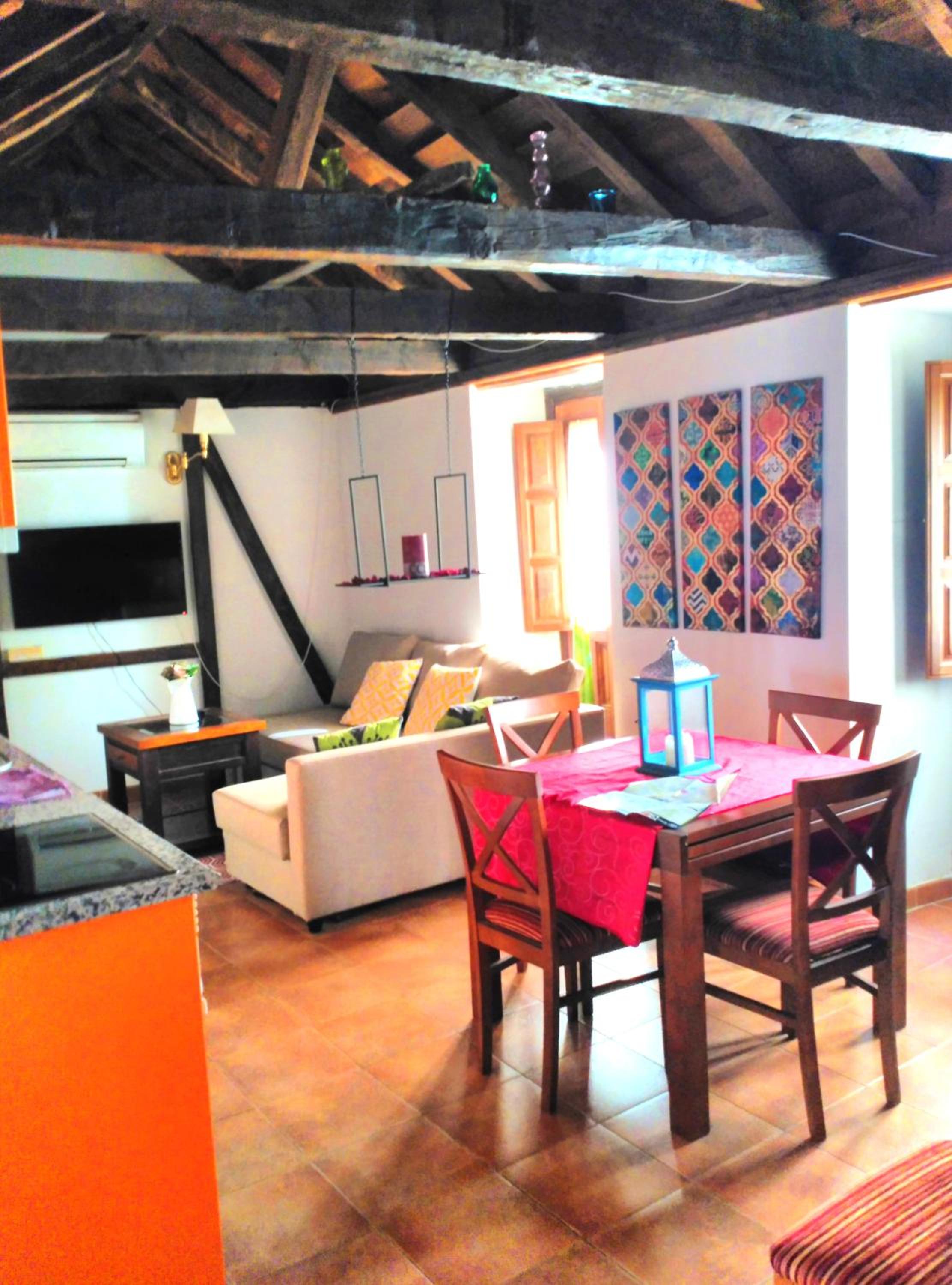 Apartment with Terrace - Photo 4