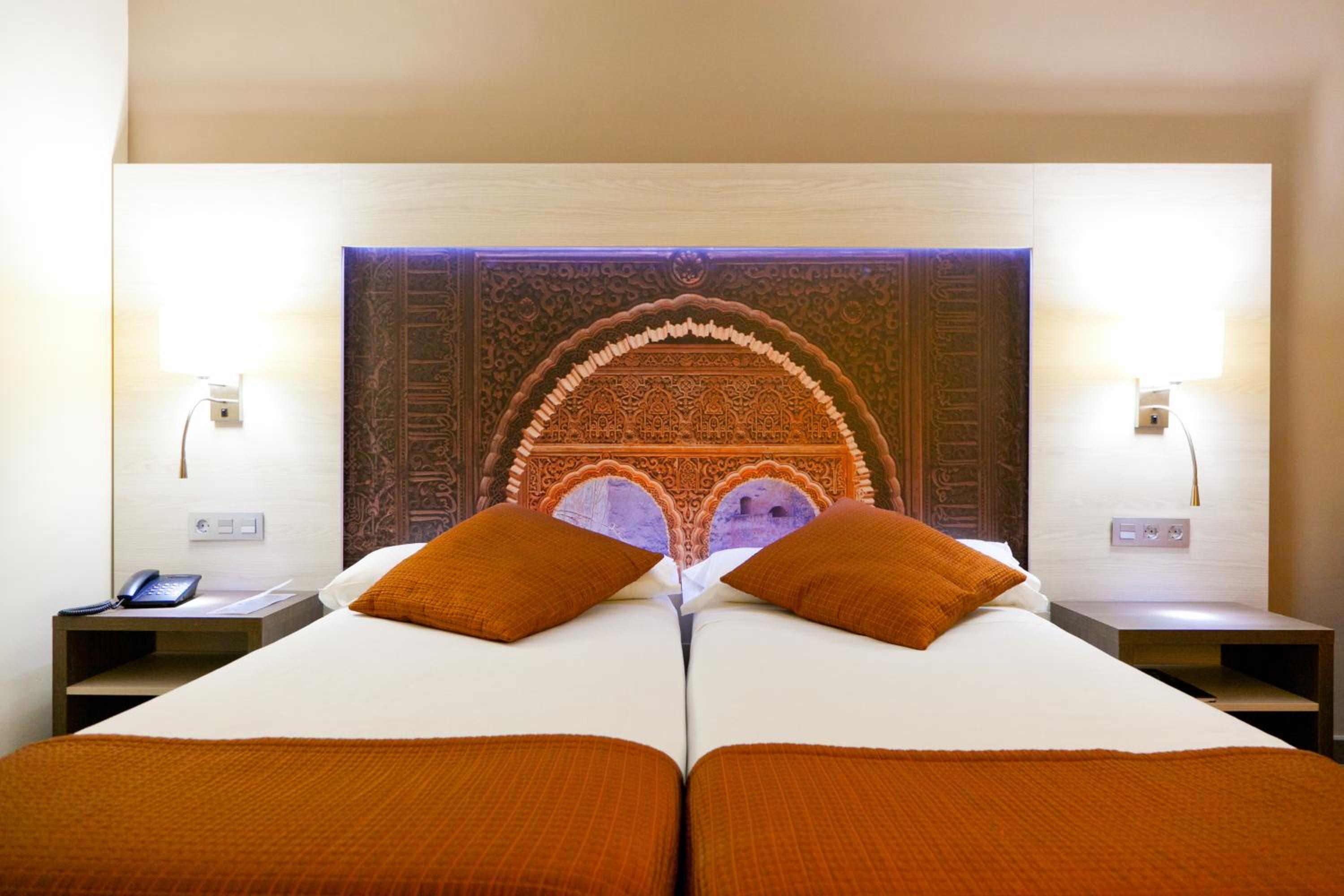 Double or Twin Room - Photo 17