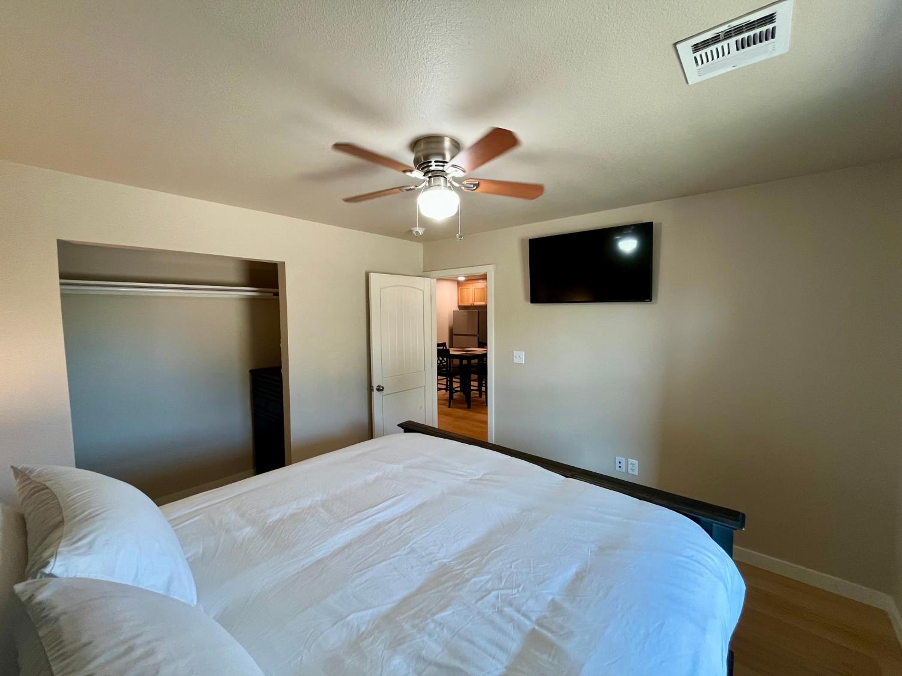 Two-Bedroom Apartment photo 2