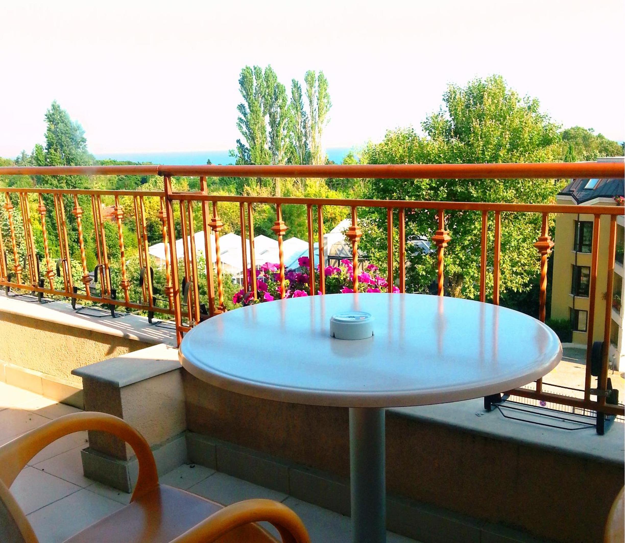 One-Bedroom Apartment - Photo 11