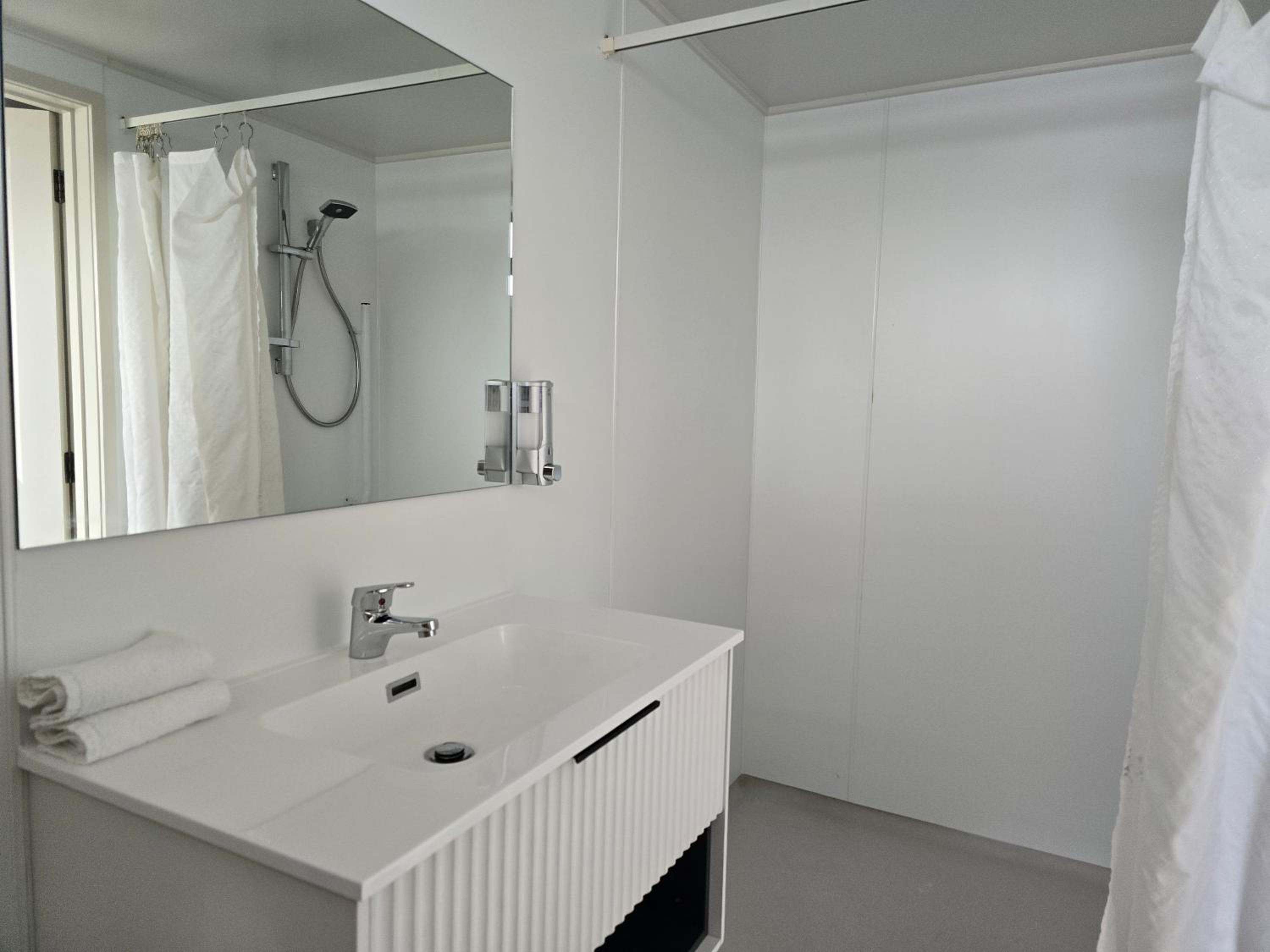 Twin Room - Disability Access photo 2