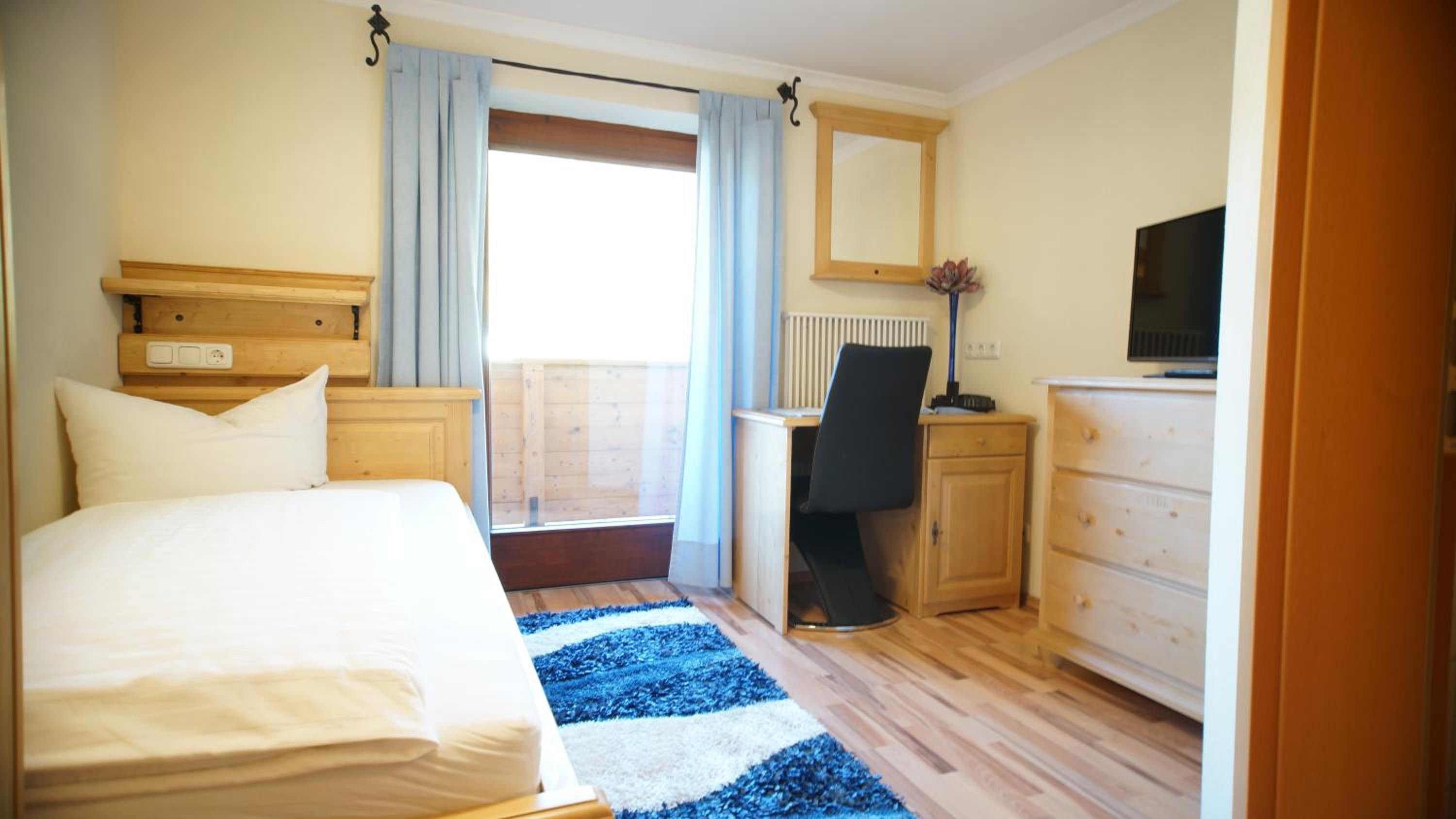 Single Room photo 3
