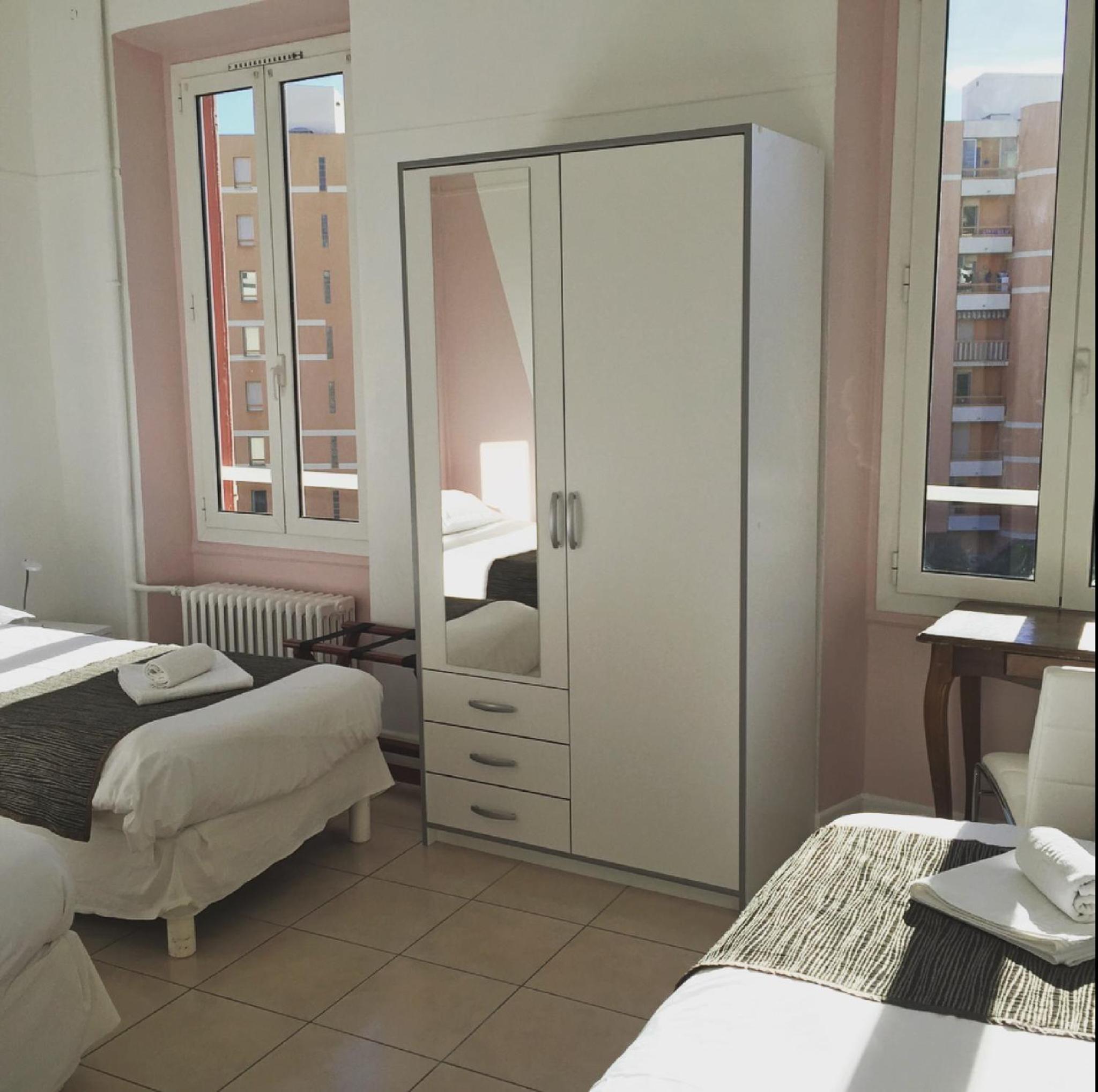 Superior Room (2 or 3 Single Beds) - Photo 1