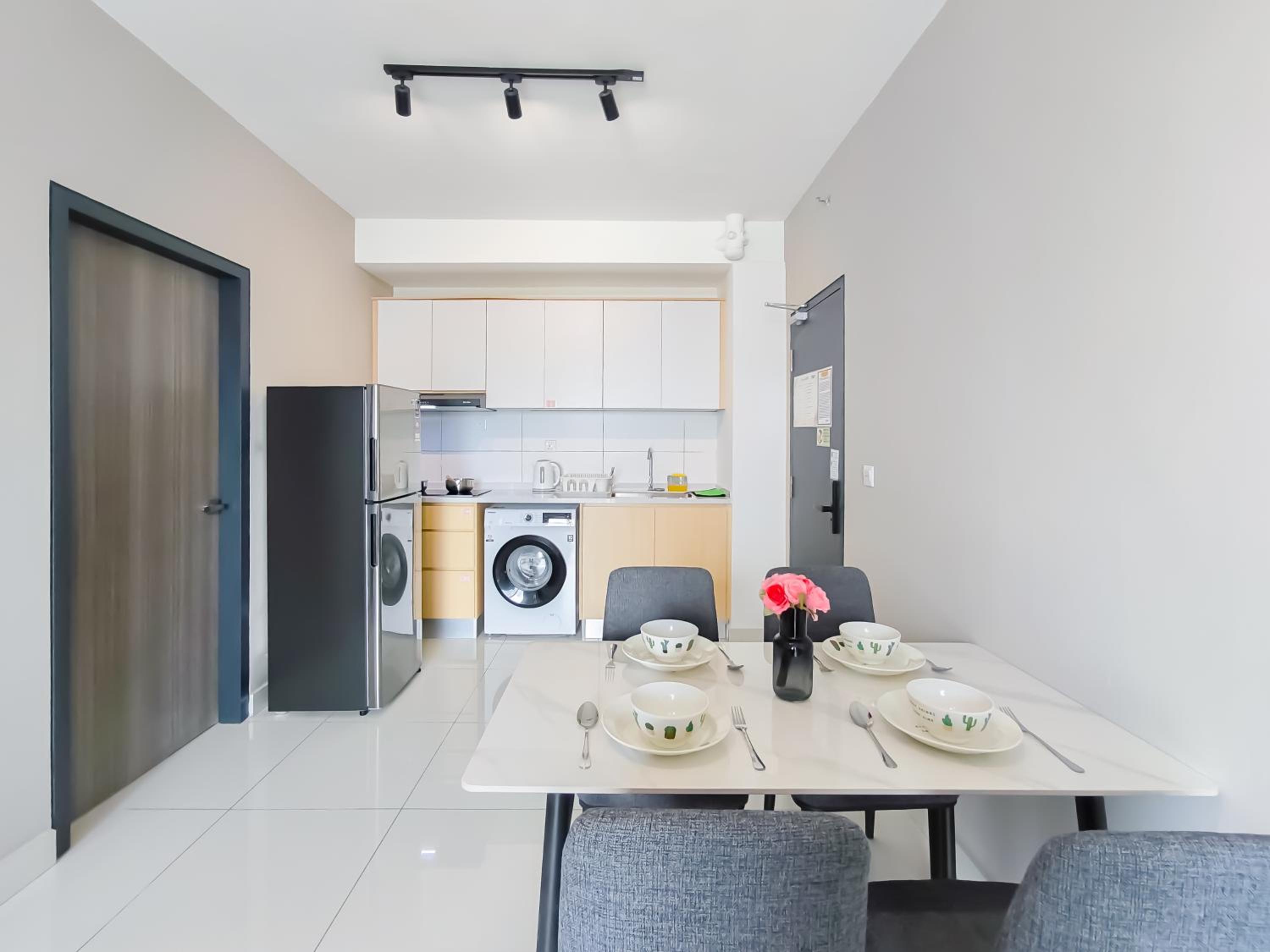 Two-Bedroom Deluxe Apartment - Photo 16