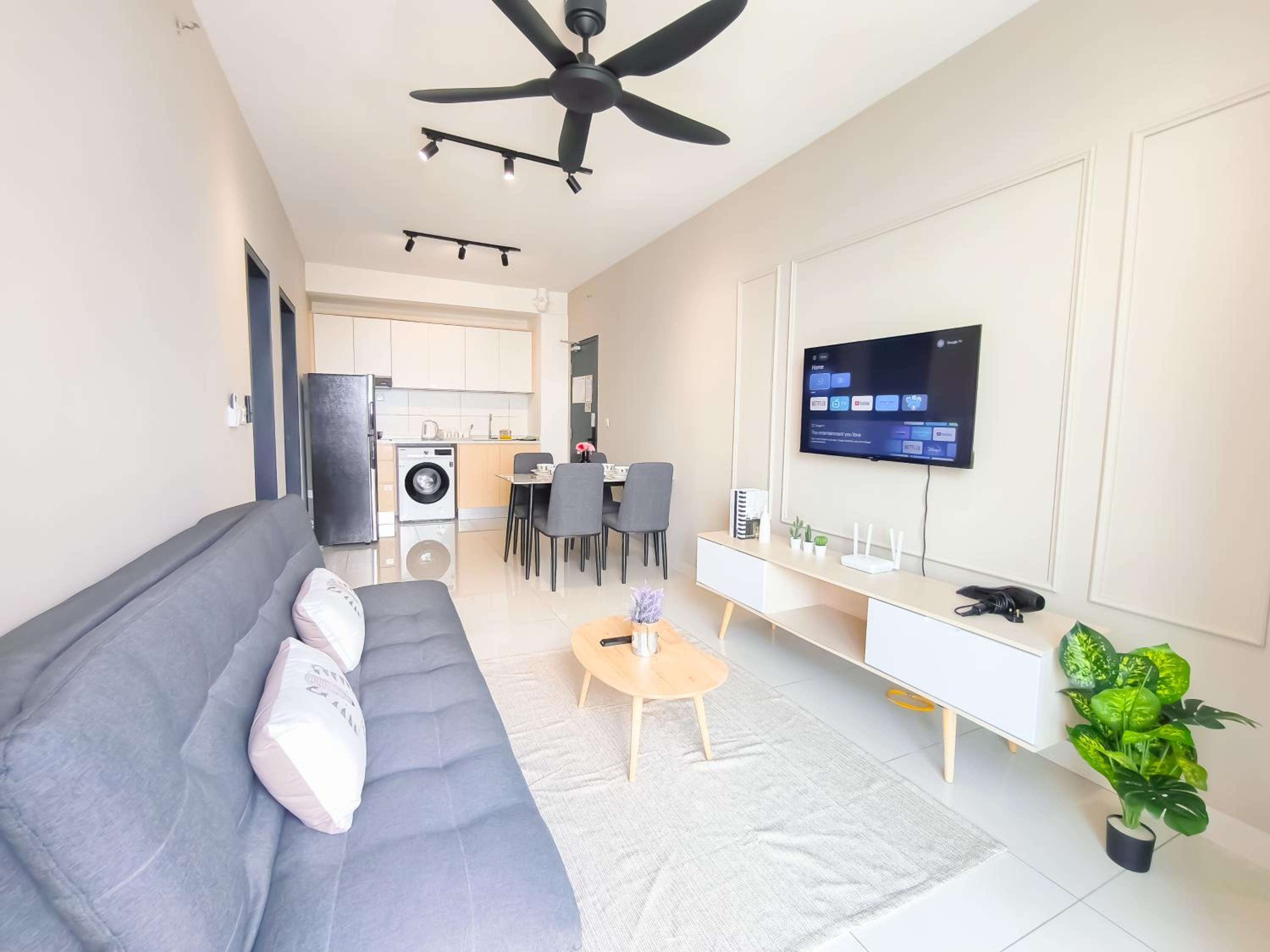 Two-Bedroom Deluxe Apartment - Photo 21