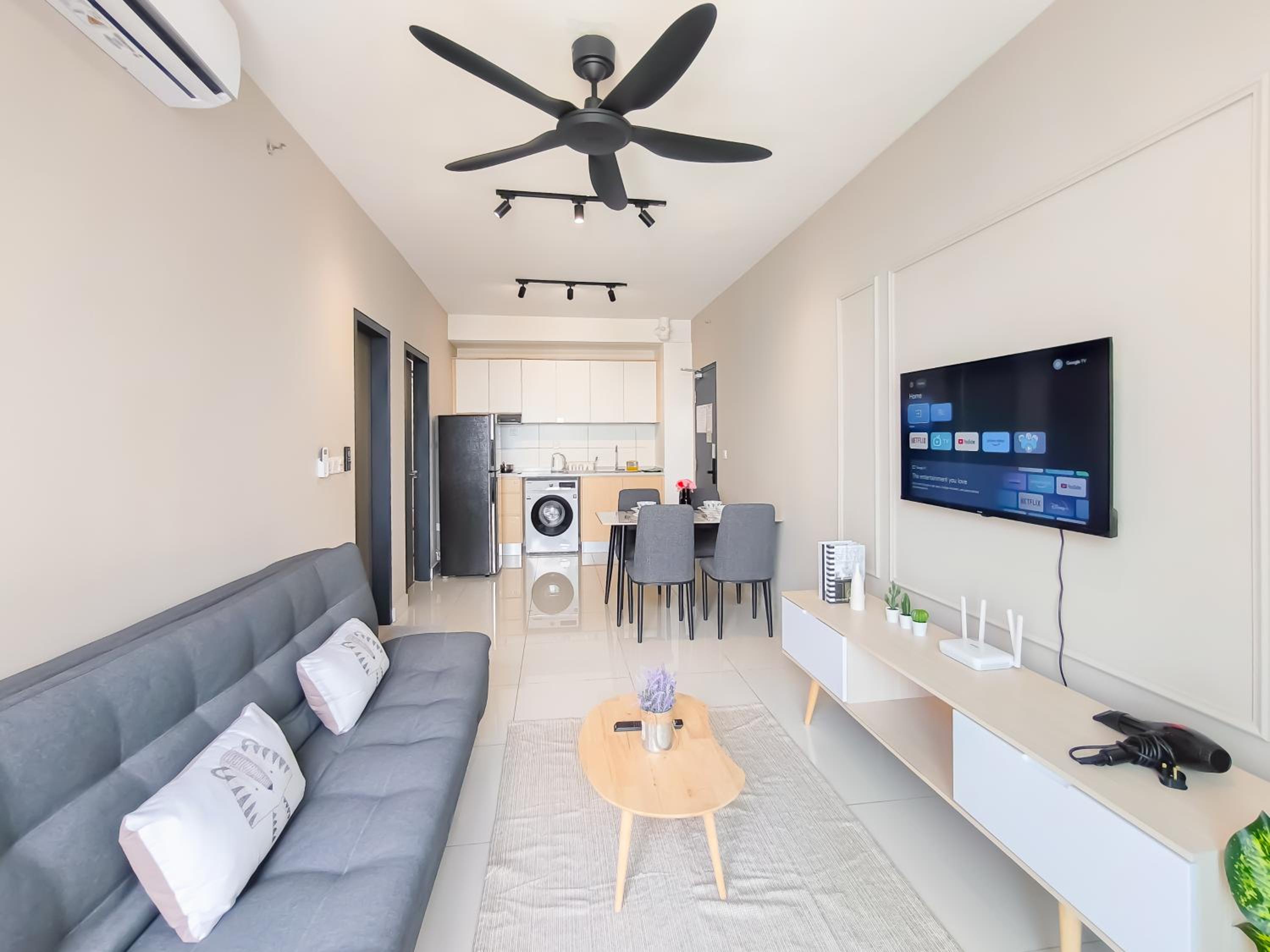 Two-Bedroom Deluxe Apartment - Photo 23