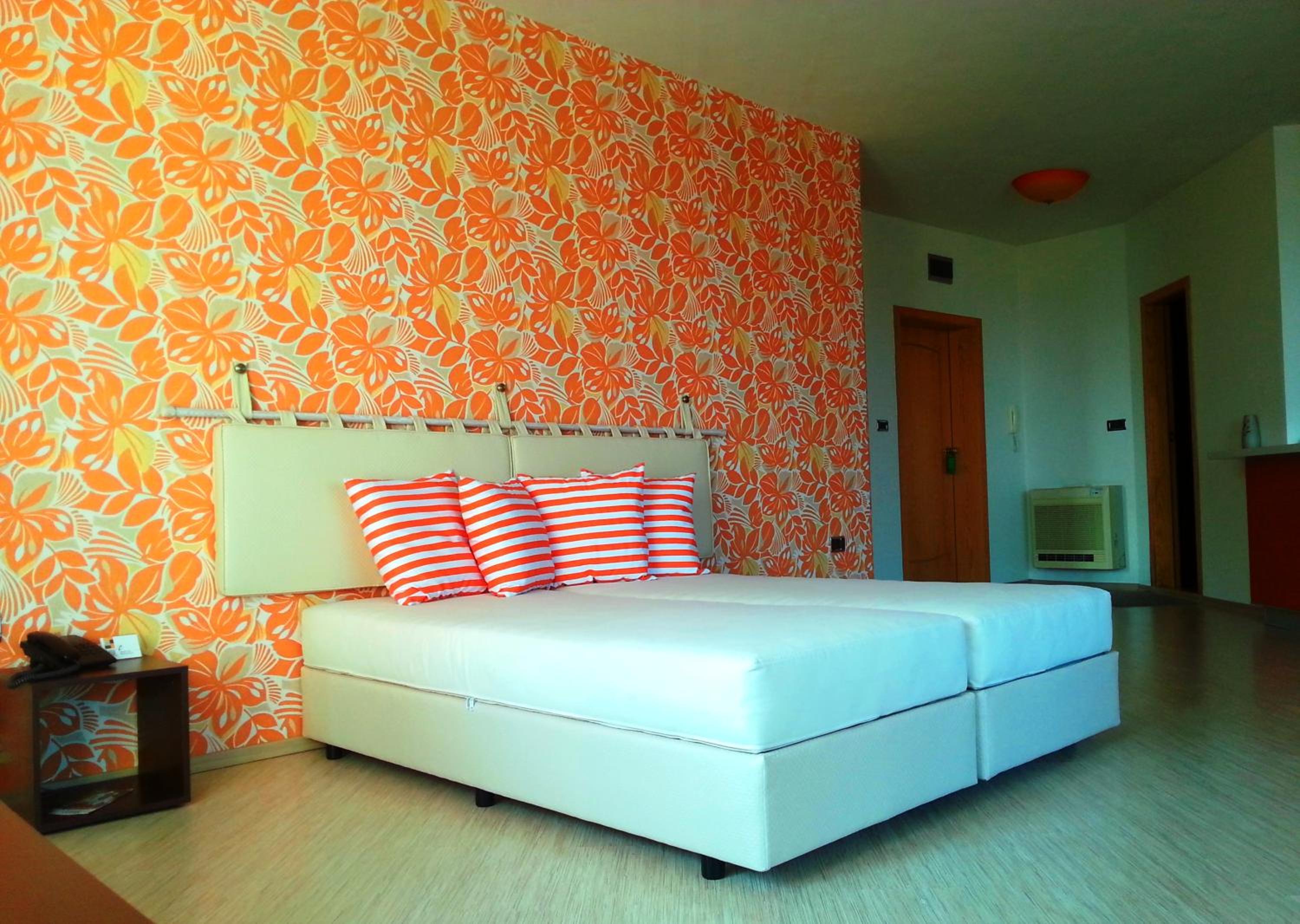 One-Bedroom Apartment - Photo 6