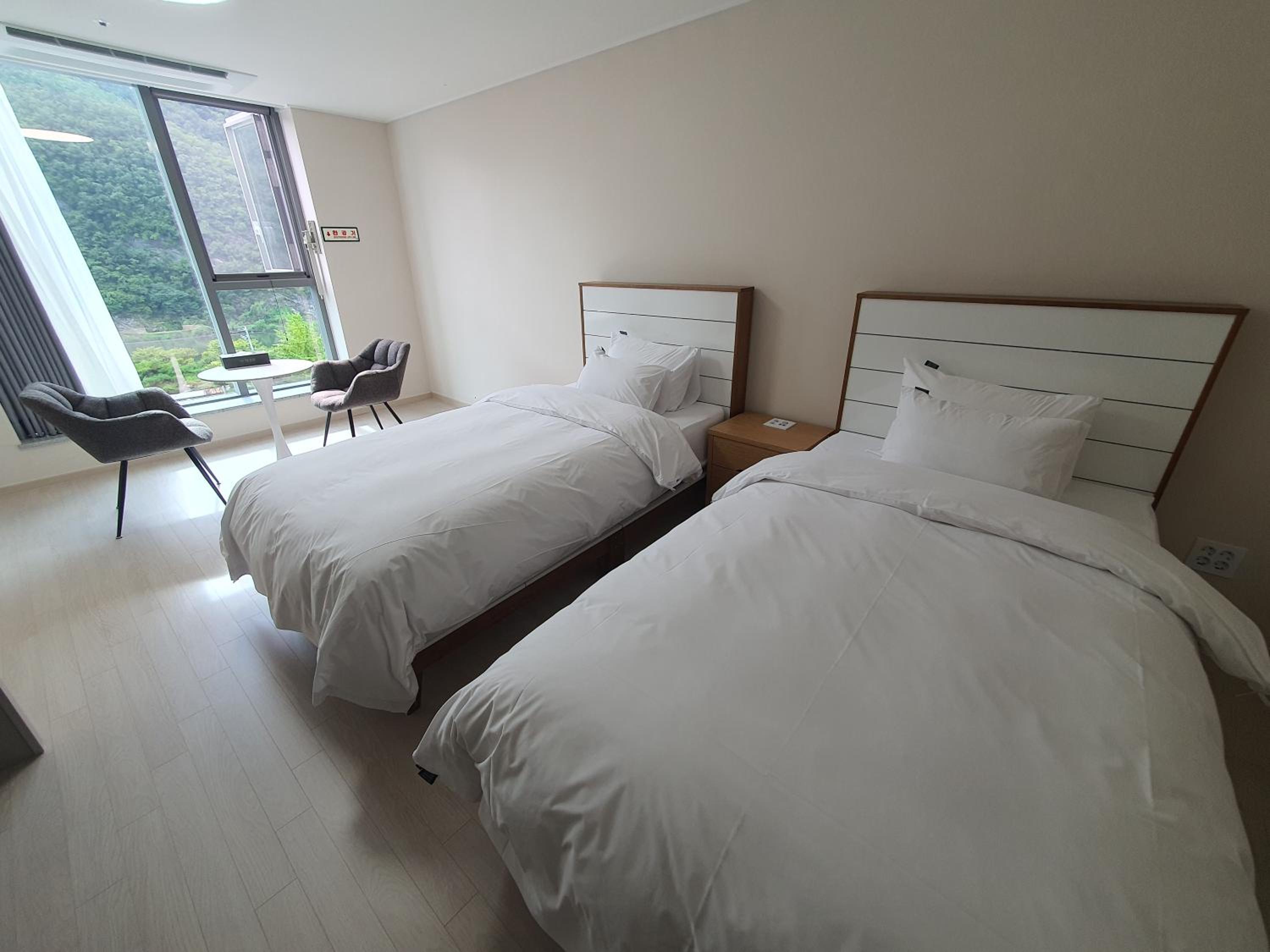 Deluxe Twin Room photo 1