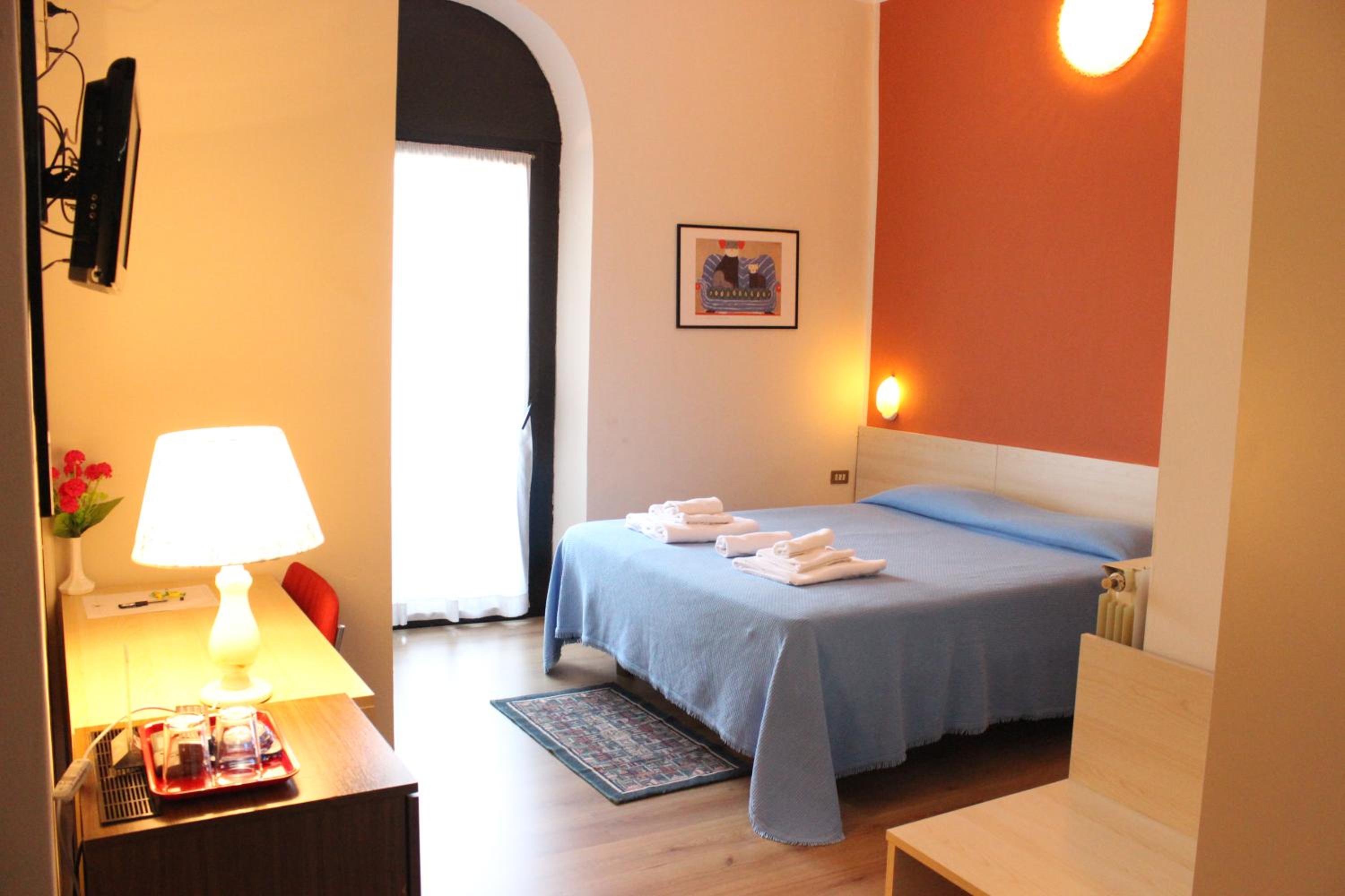 Double Room - Photo 5
