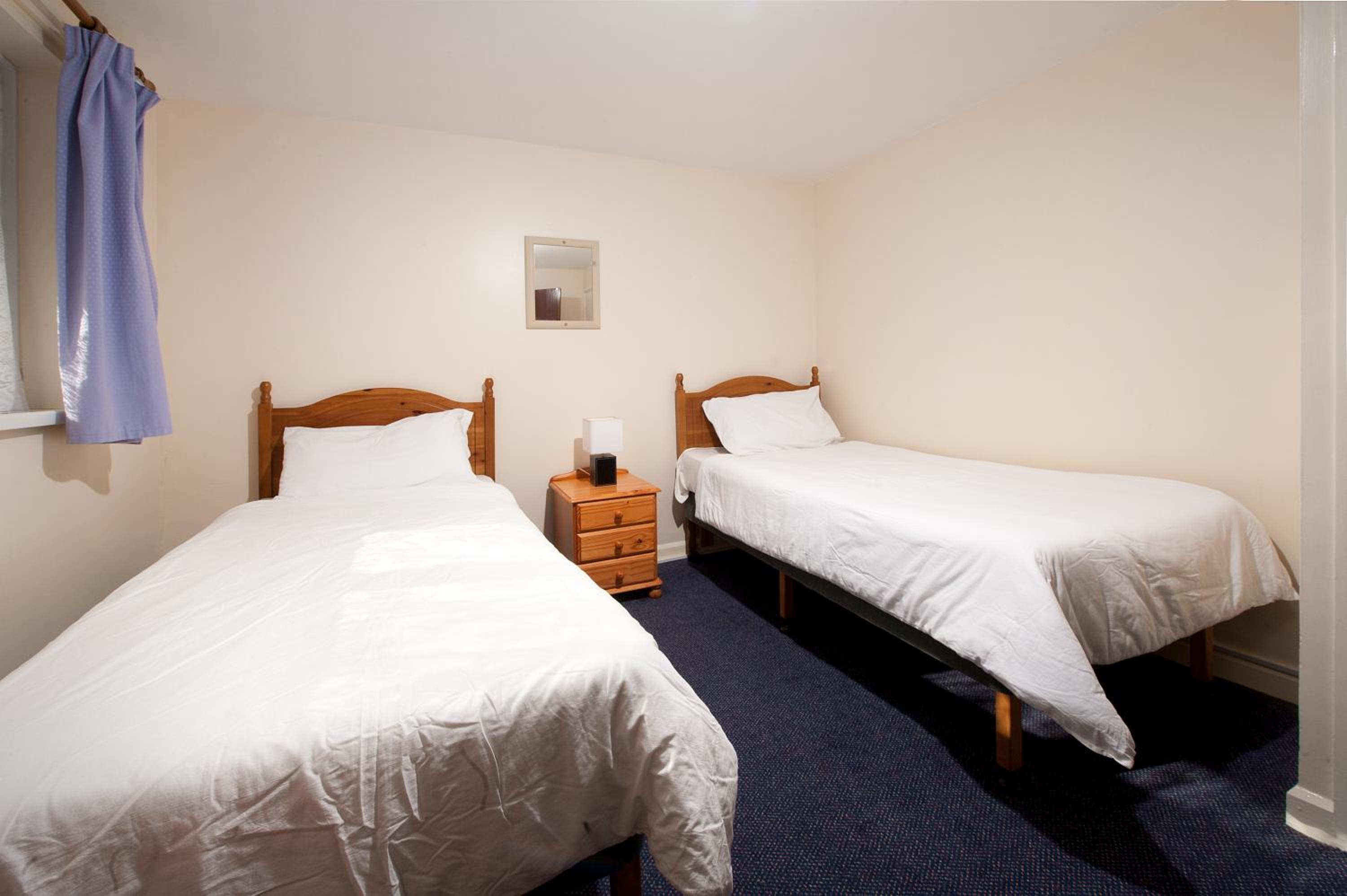 2 Bedroom Bronze Apartment Room