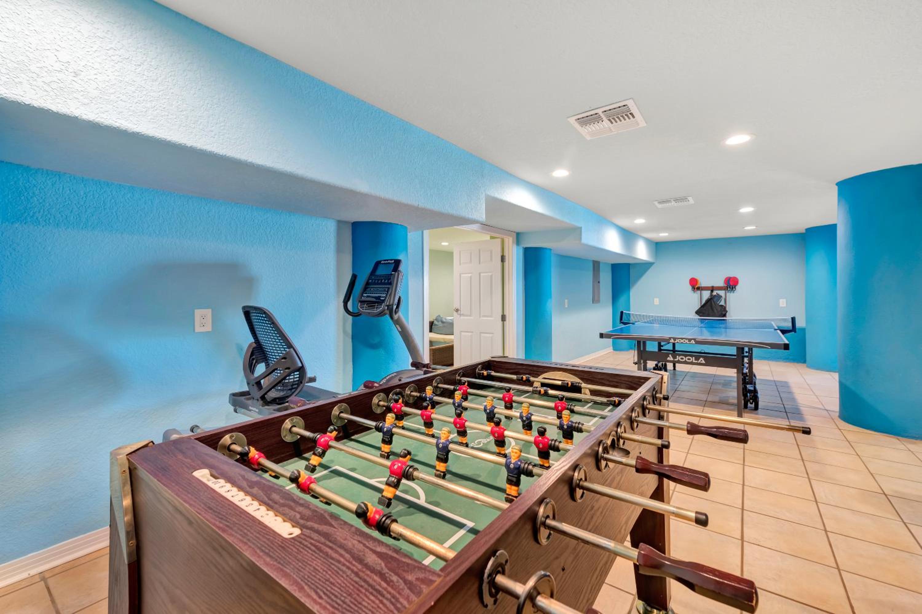 Six-Bedroom House photo 2
