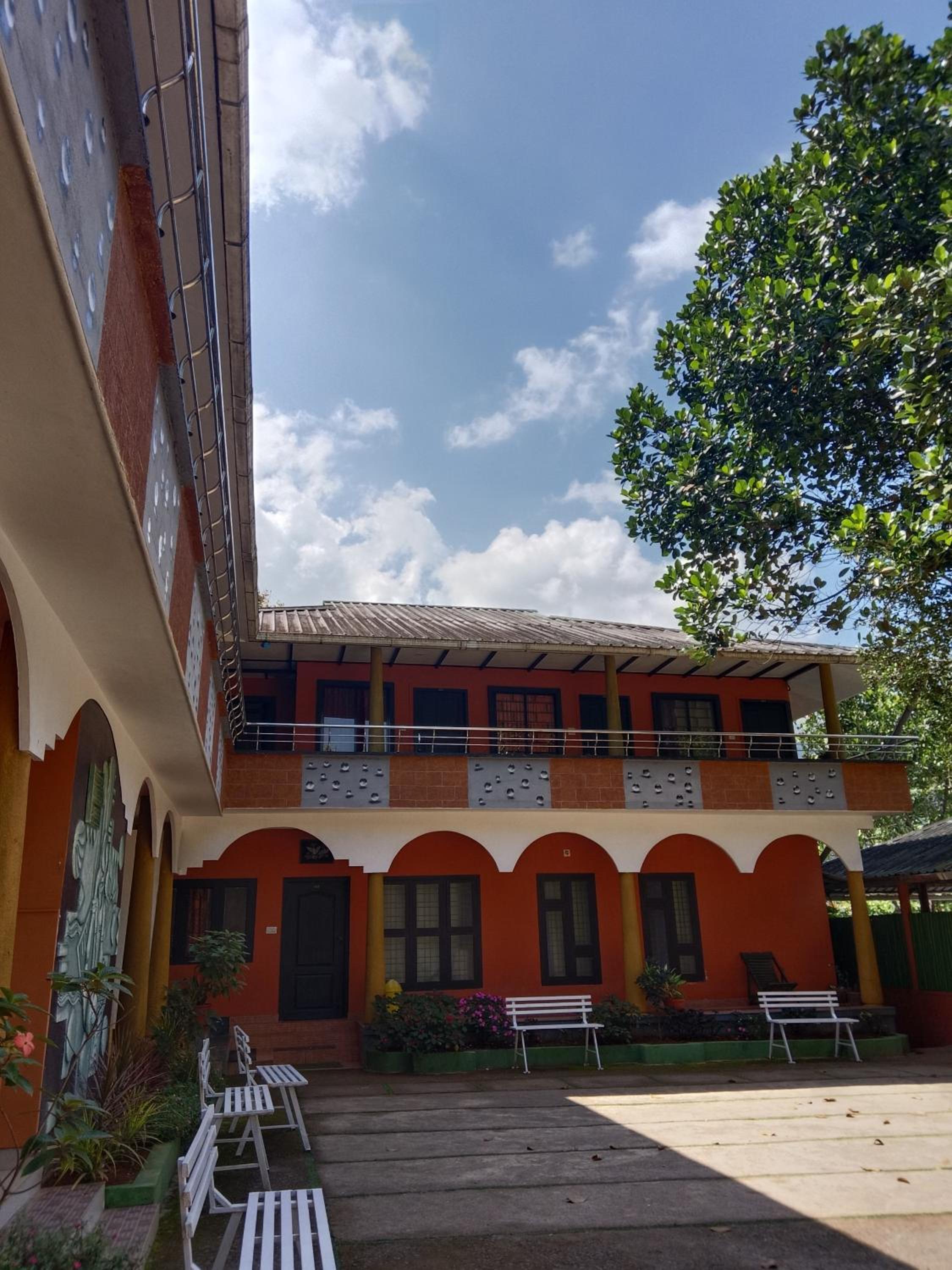 Deluxe Double or Twin Room with Mountain View photo 2