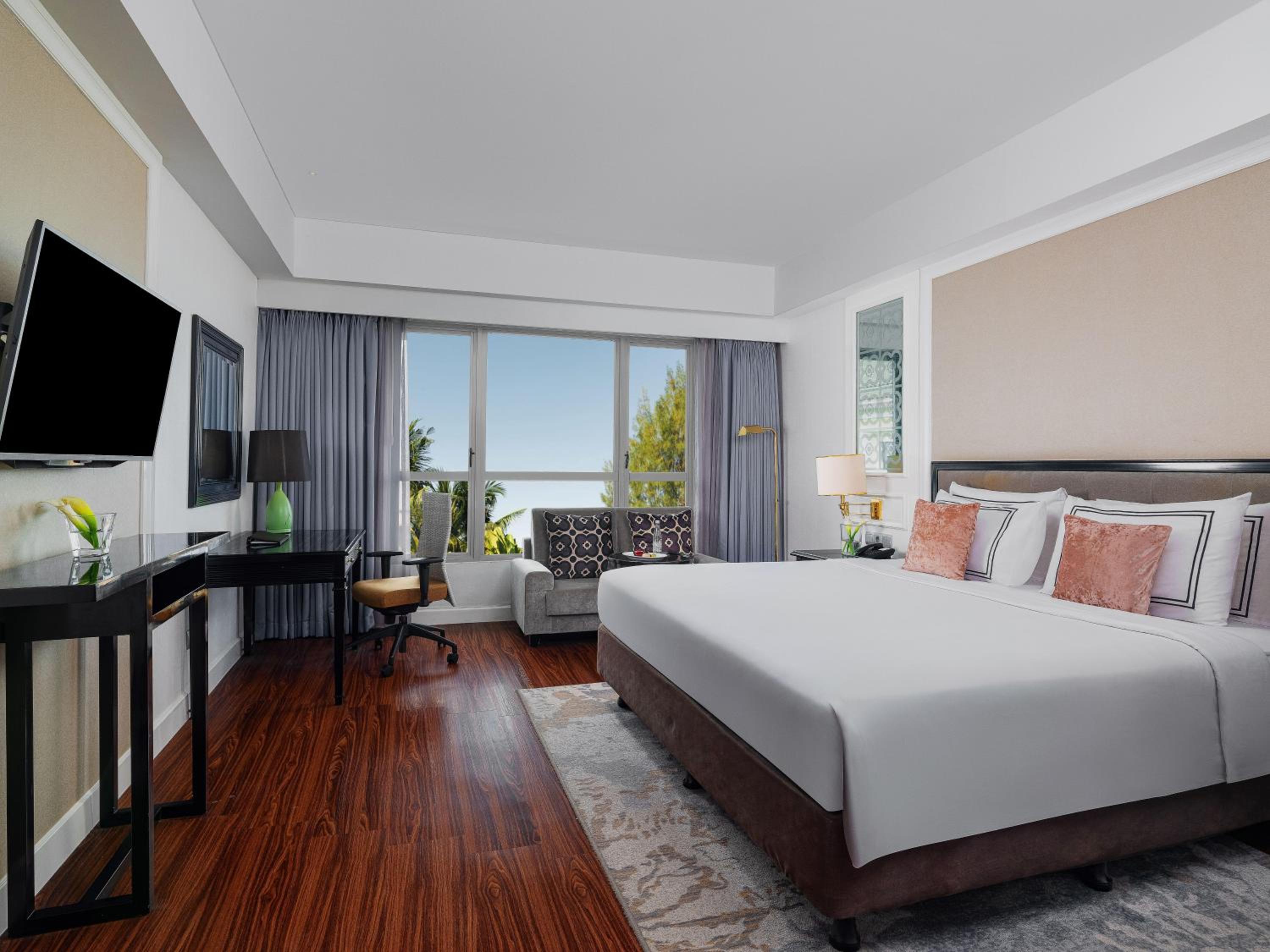 The Level Guestroom  - Photo 8