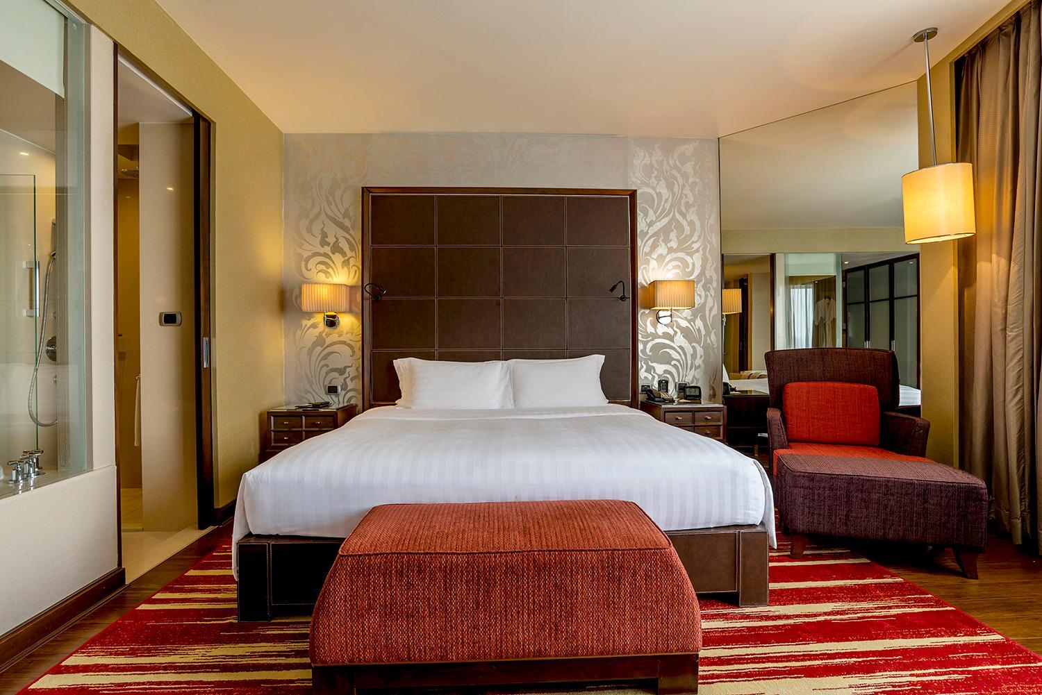 Deluxe King Room