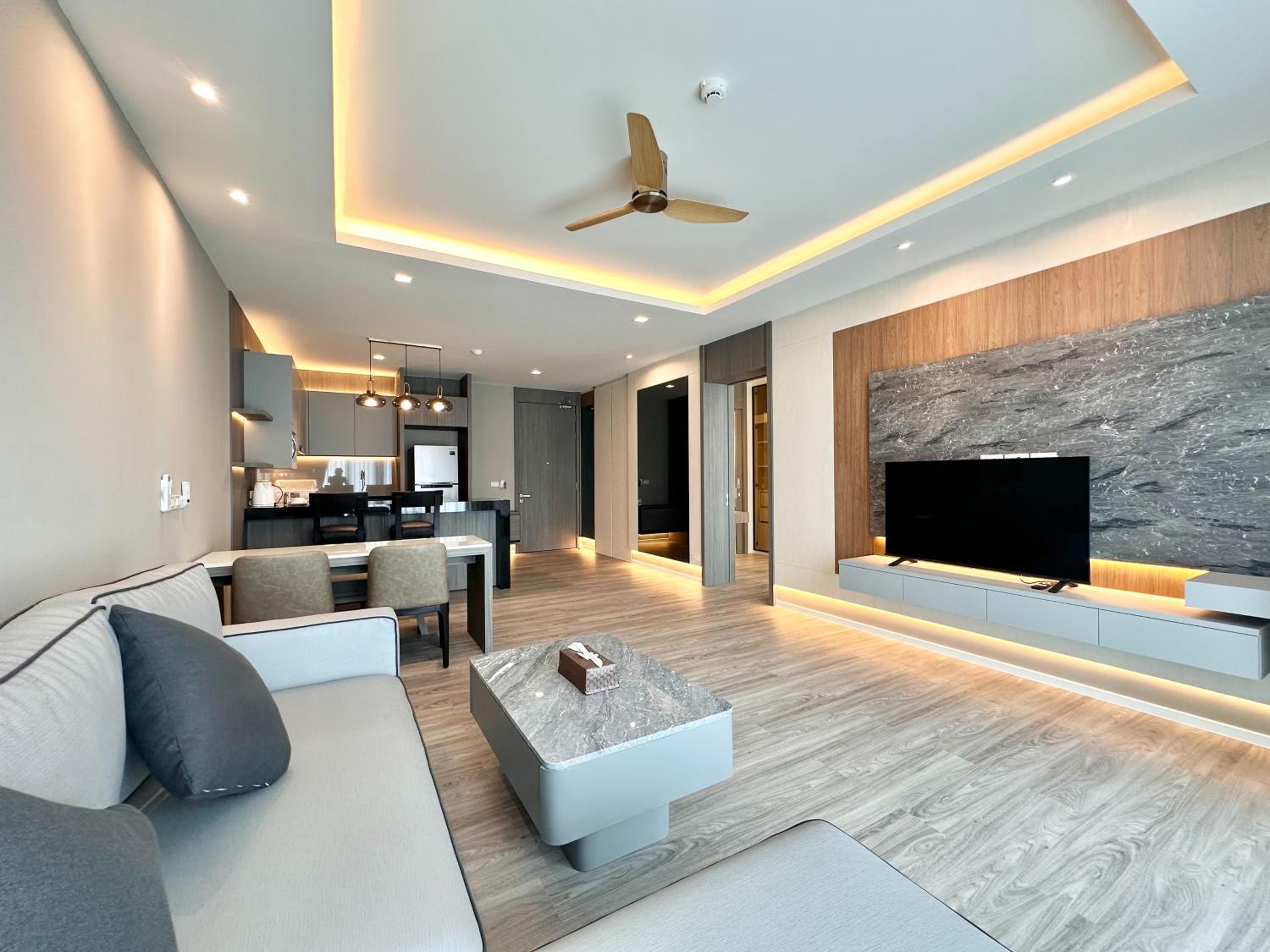 One-Bedroom Suite - Photo 5