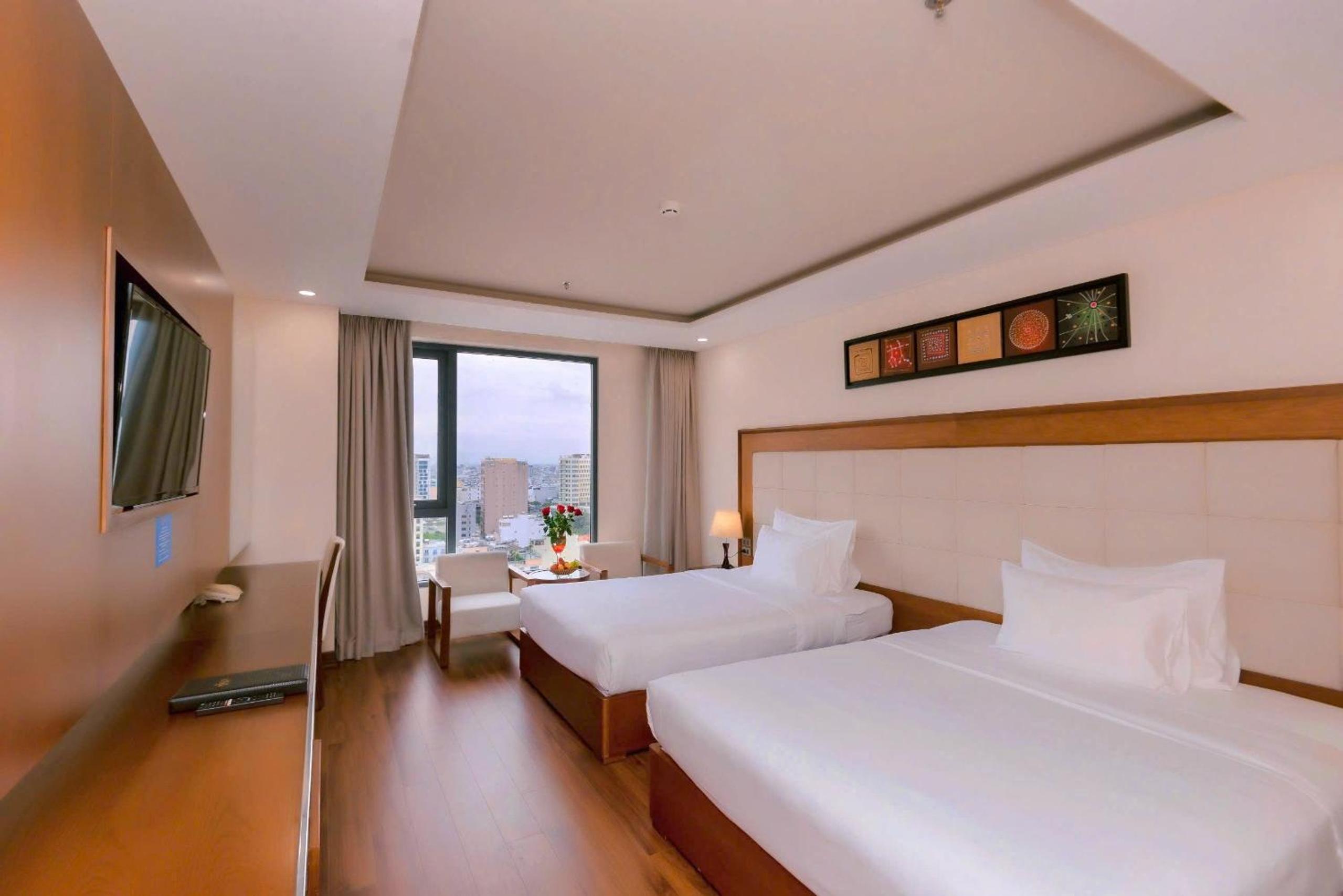 Deluxe Twin Room with Balcony and Sea View