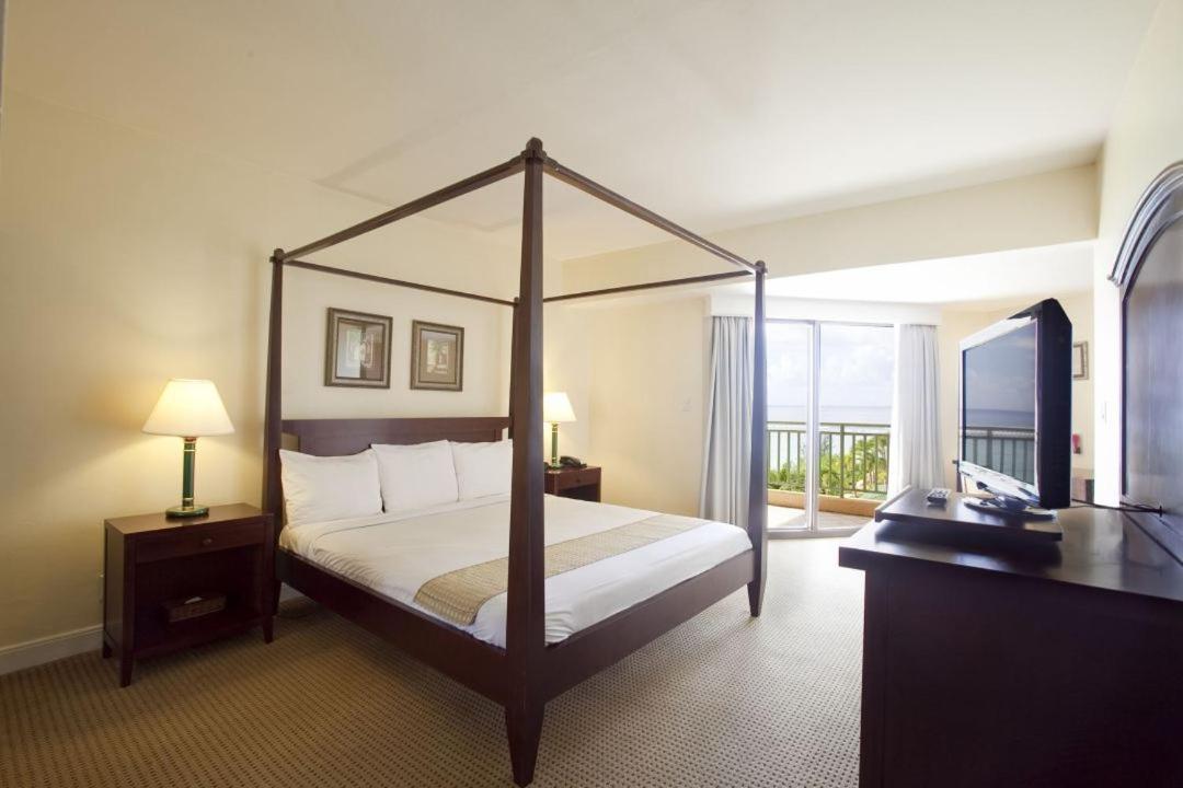 Holiday Suite photo 2