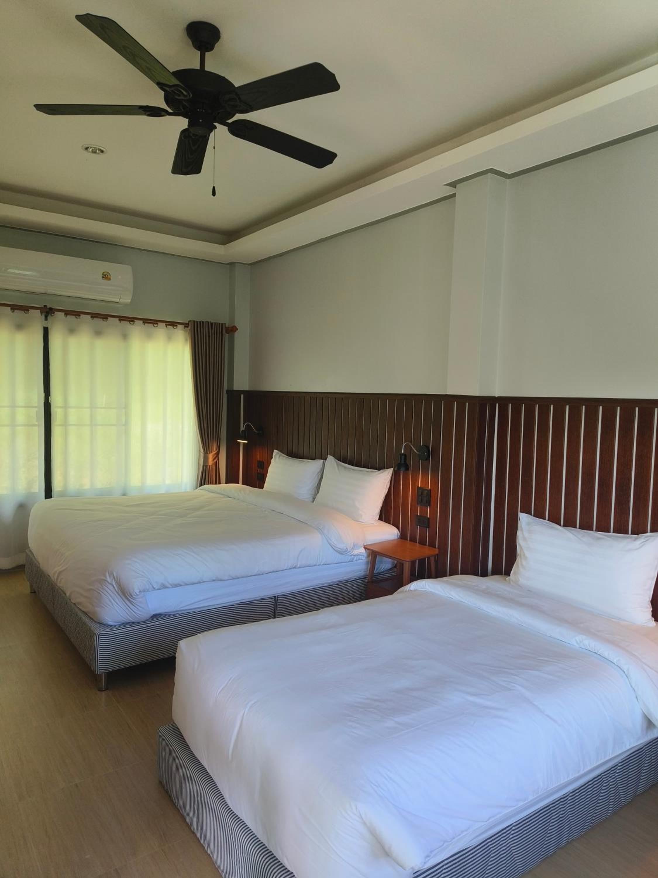 Deluxe Family Room