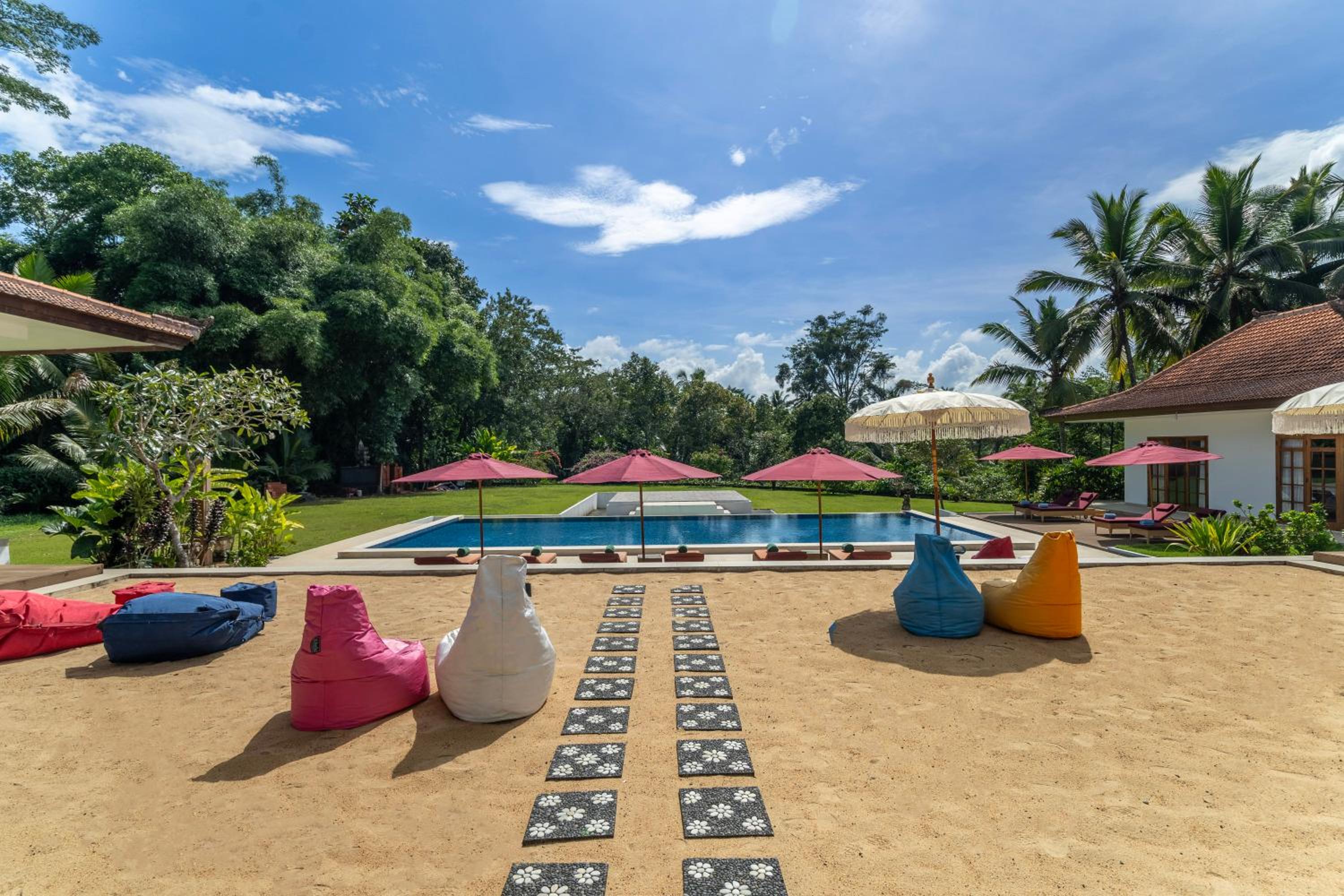 Villa photo 3