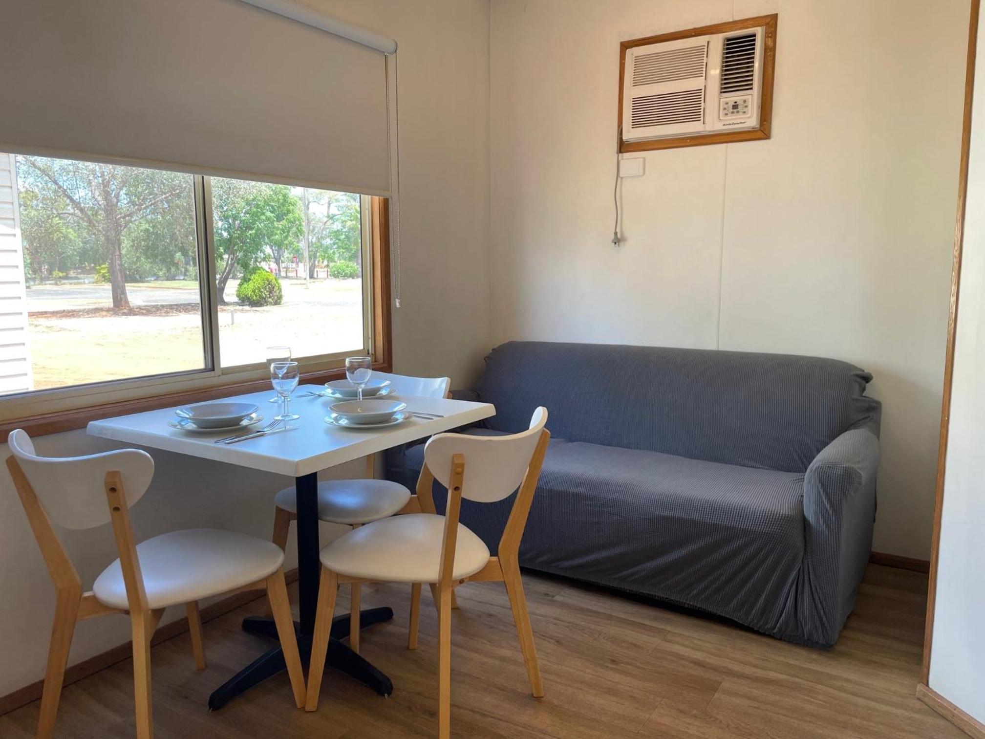 Budget Cabin 2BR 5 Berth - Pets Upon Request photo 2