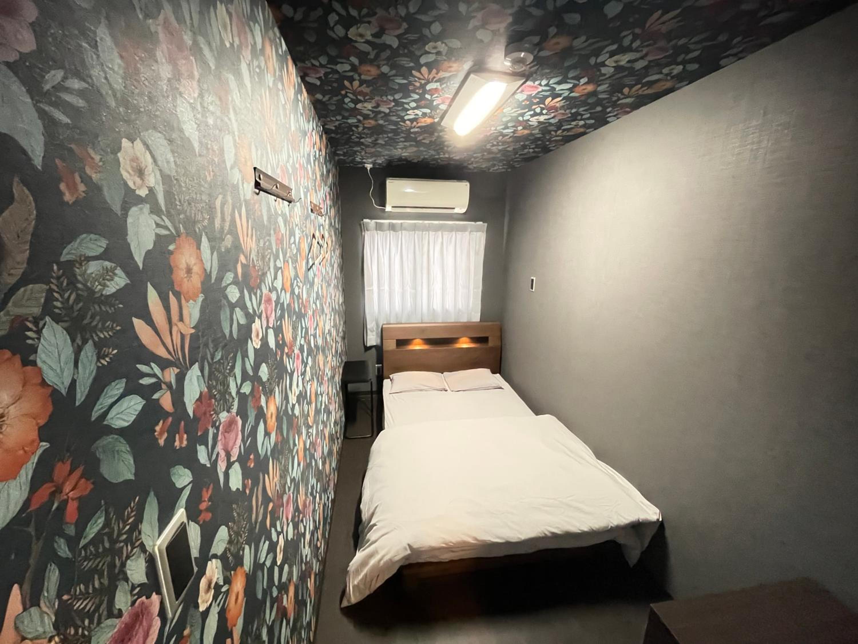 Economy Single Room with Shared Bathroom Female Only - Nonsmoking