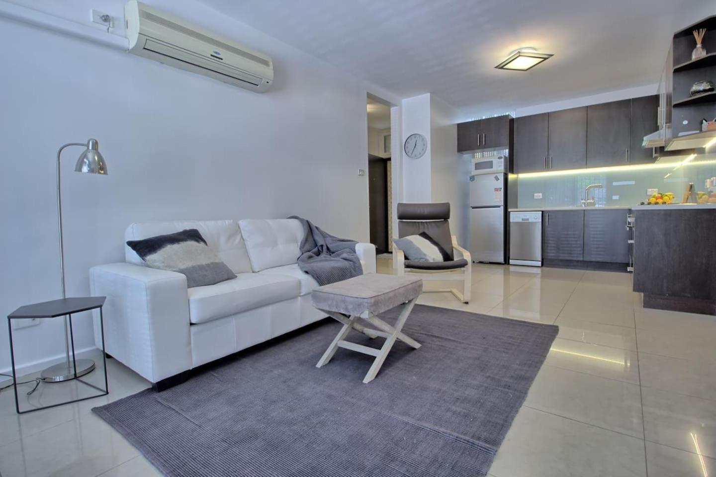 Apartment photo 1