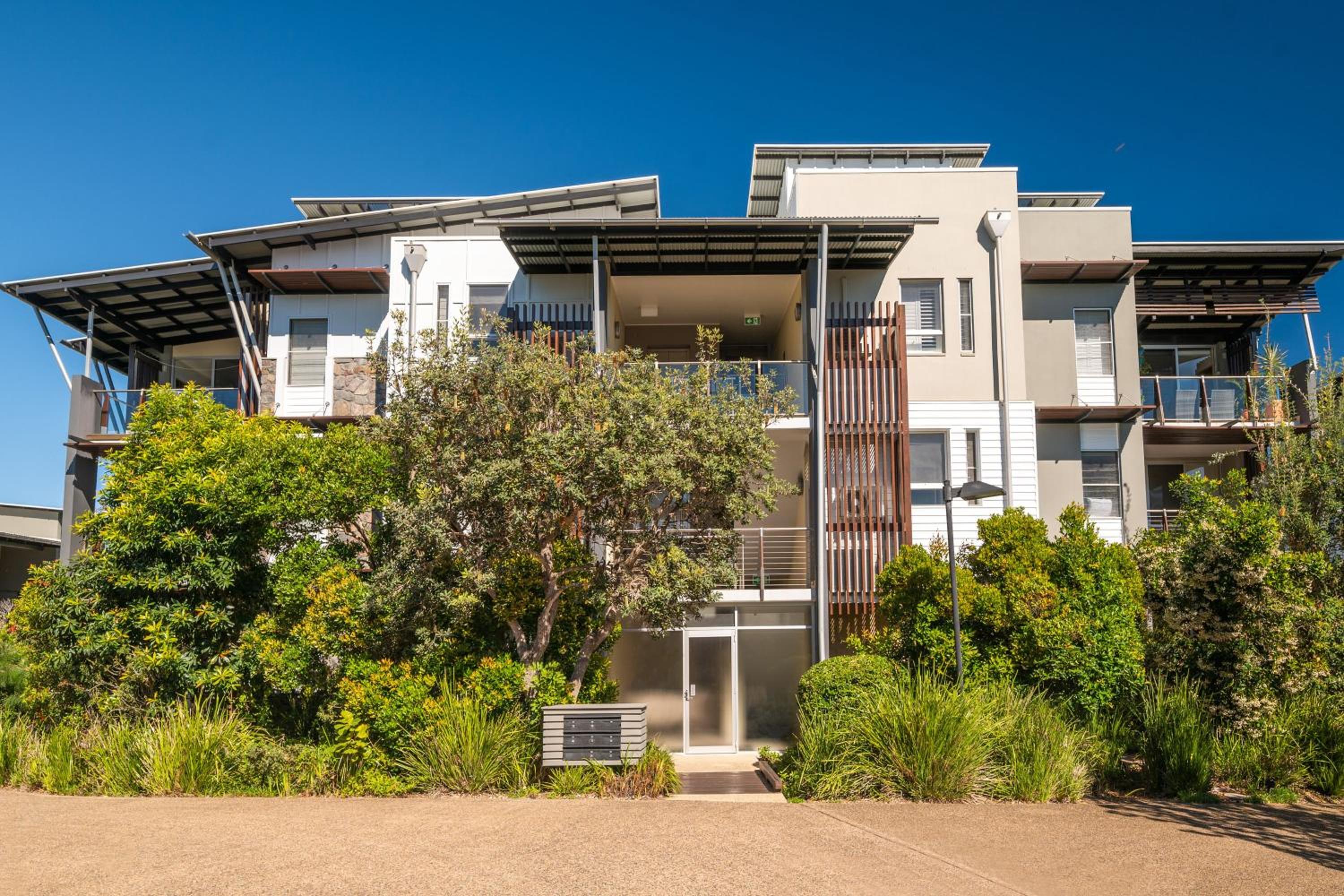 Three-Bedroom Beach House photo 2
