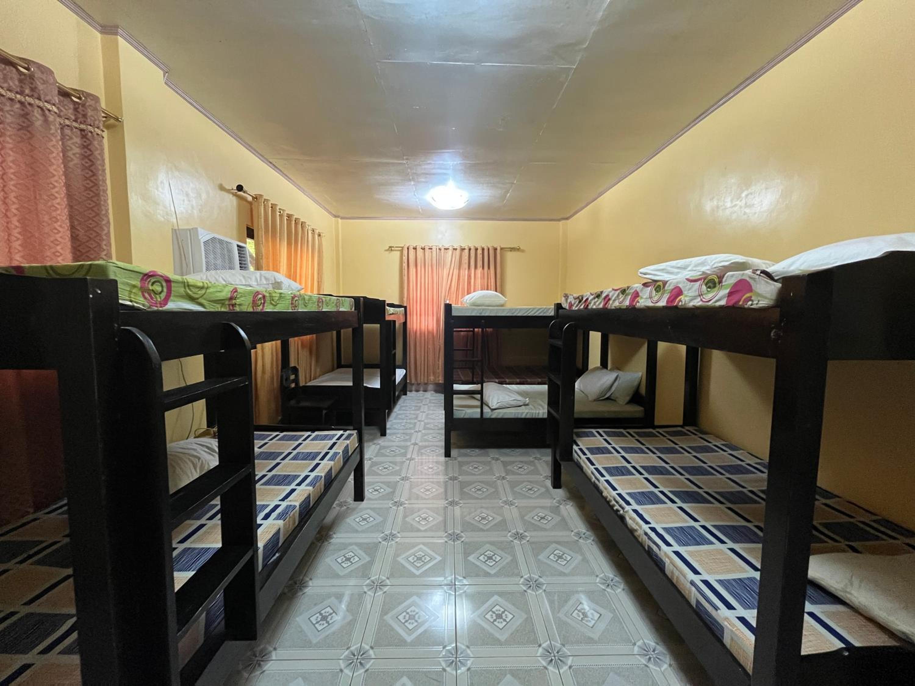Mixed Dormitory Room