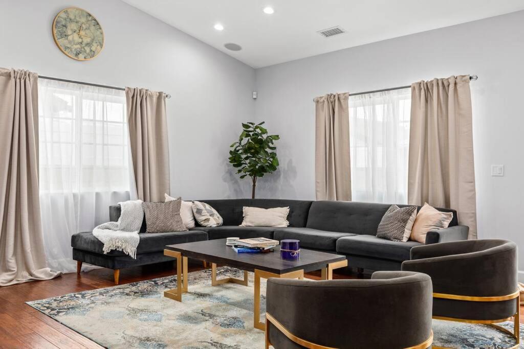 Four-Bedroom House photo 1
