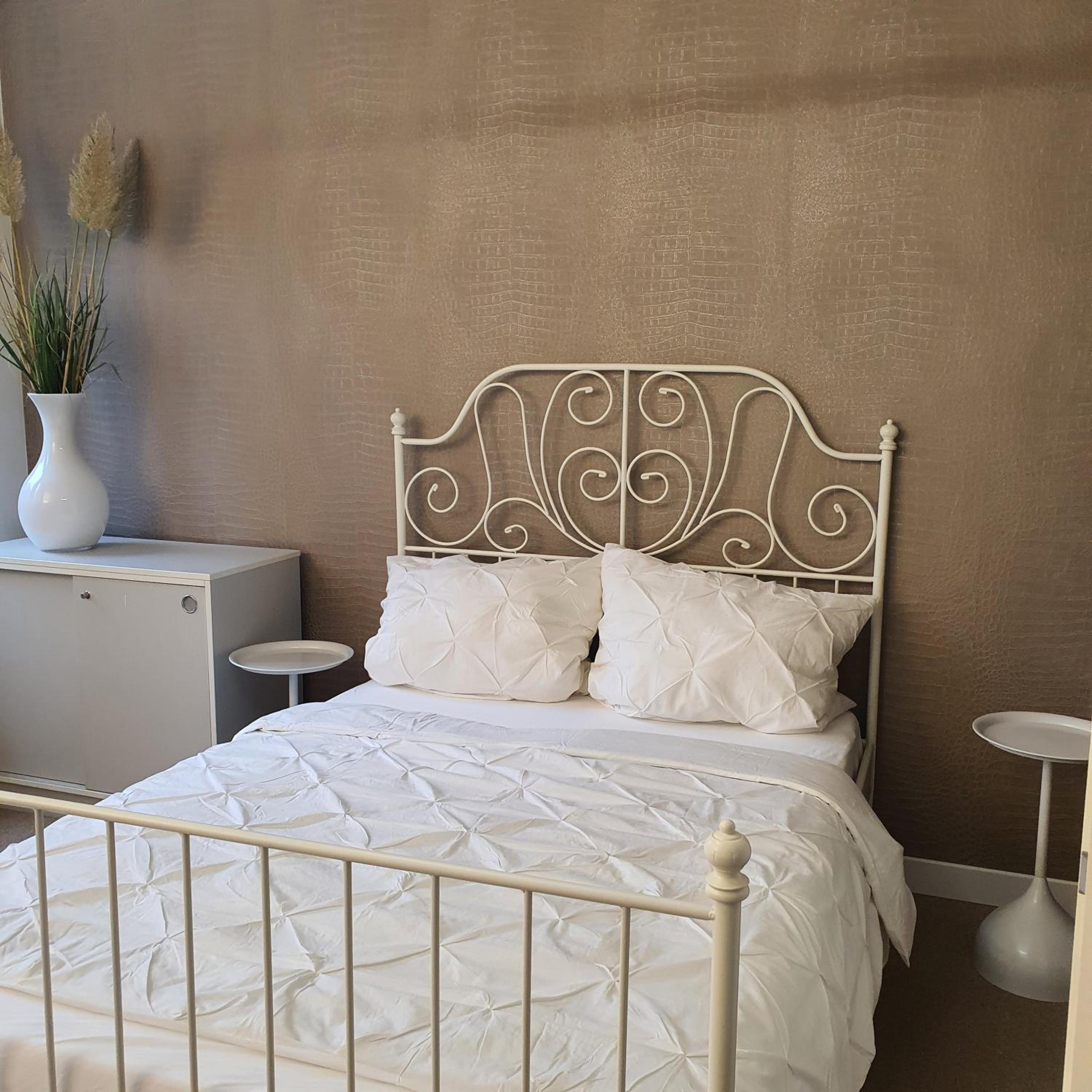 Double Room with Shared Bathroom