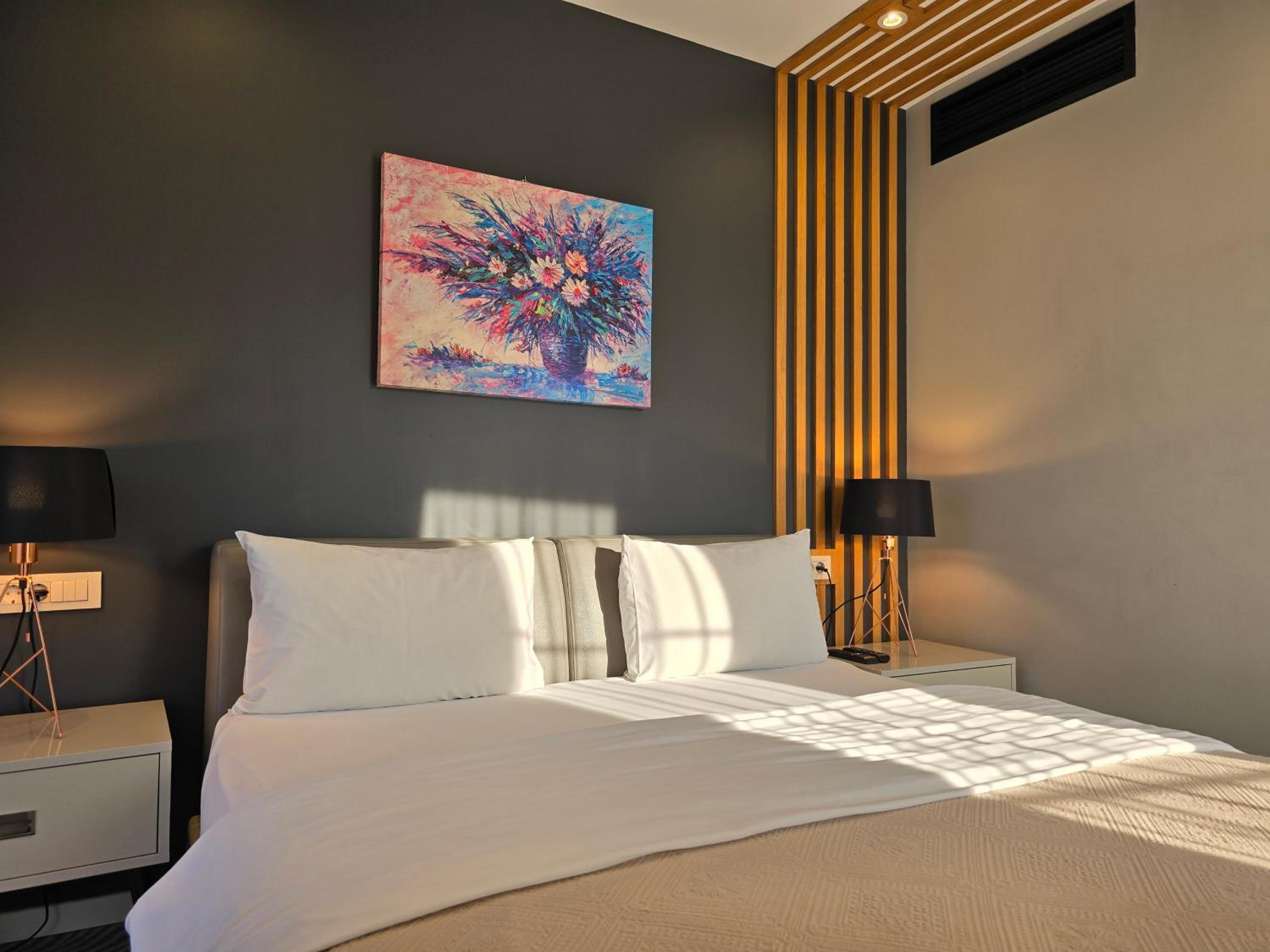 Superior King Room - Photo 14