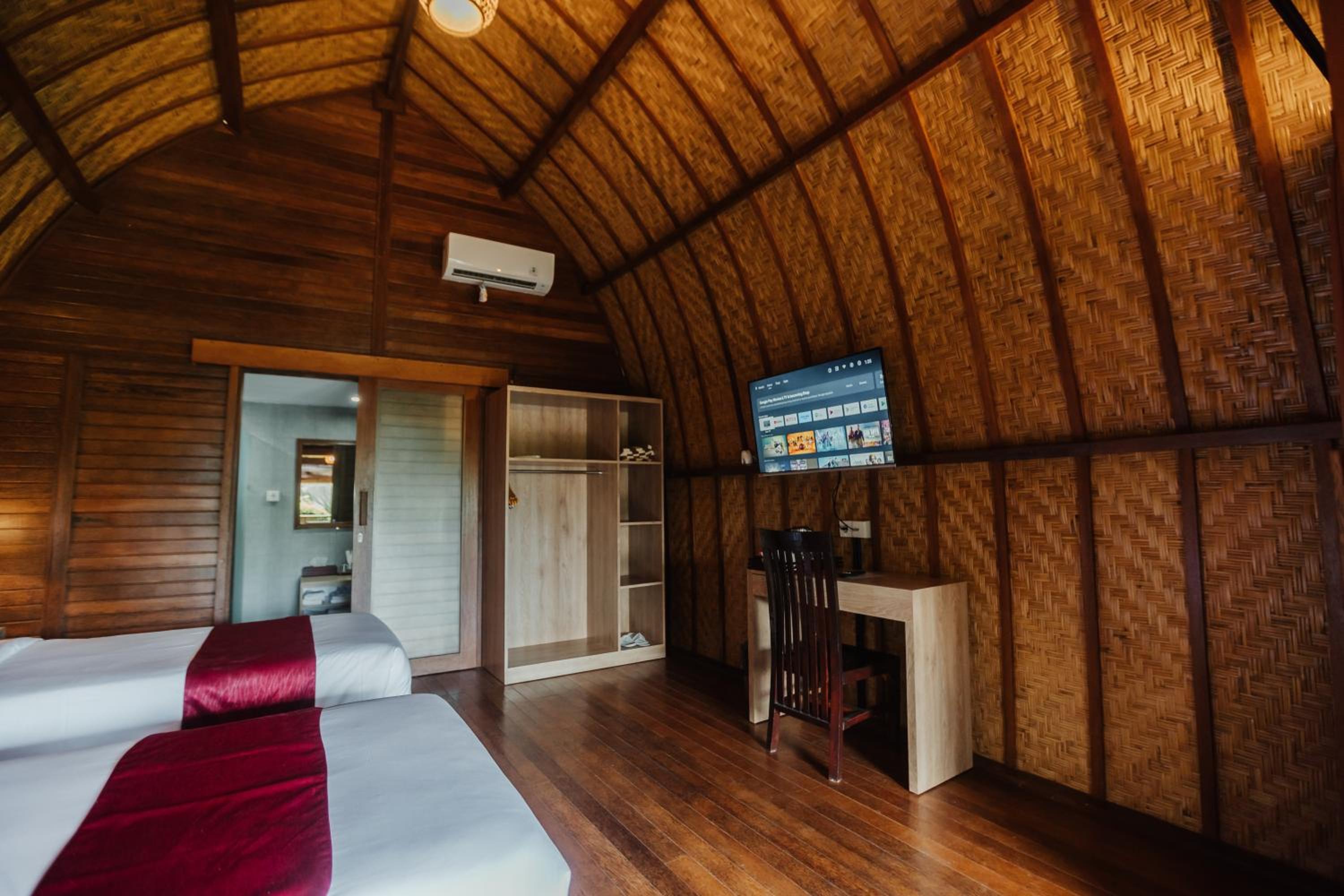 Two-Bedroom Villa - Photo 6
