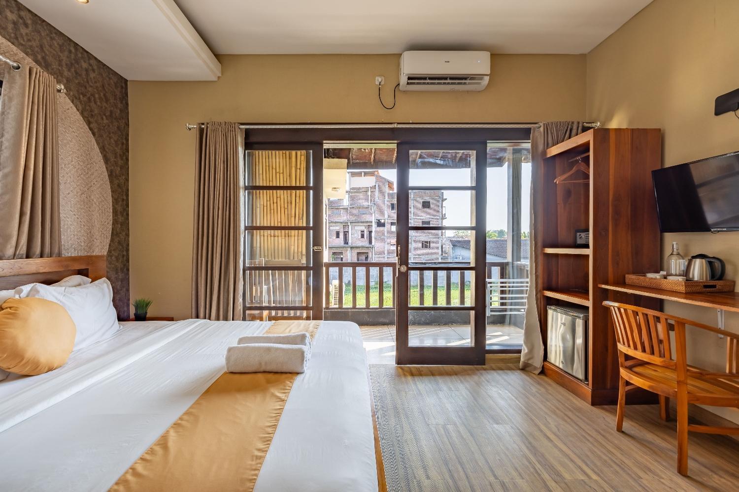 Premium Balcony - Photo 3