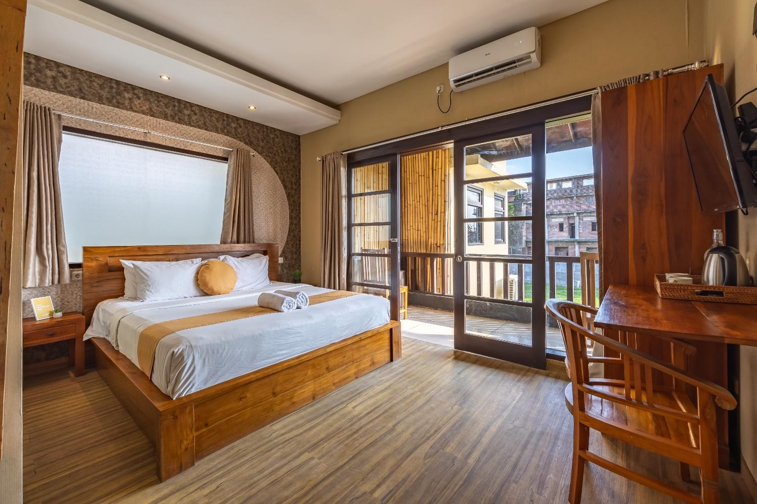 Premium Balcony - Photo 1