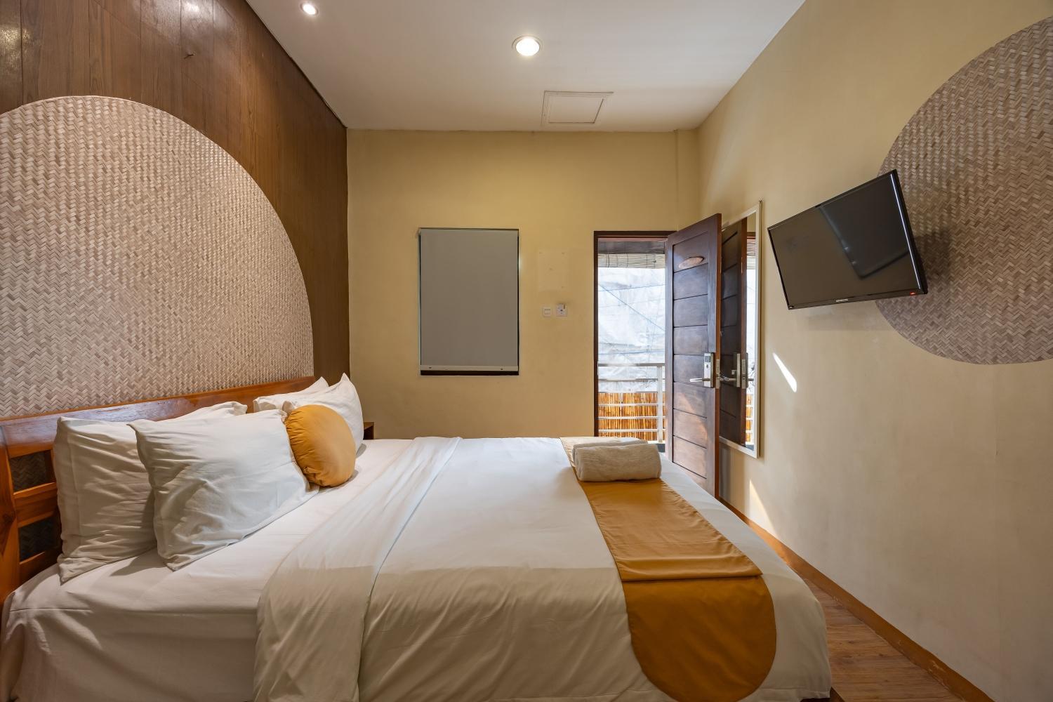 Deluxe Room - Photo 6