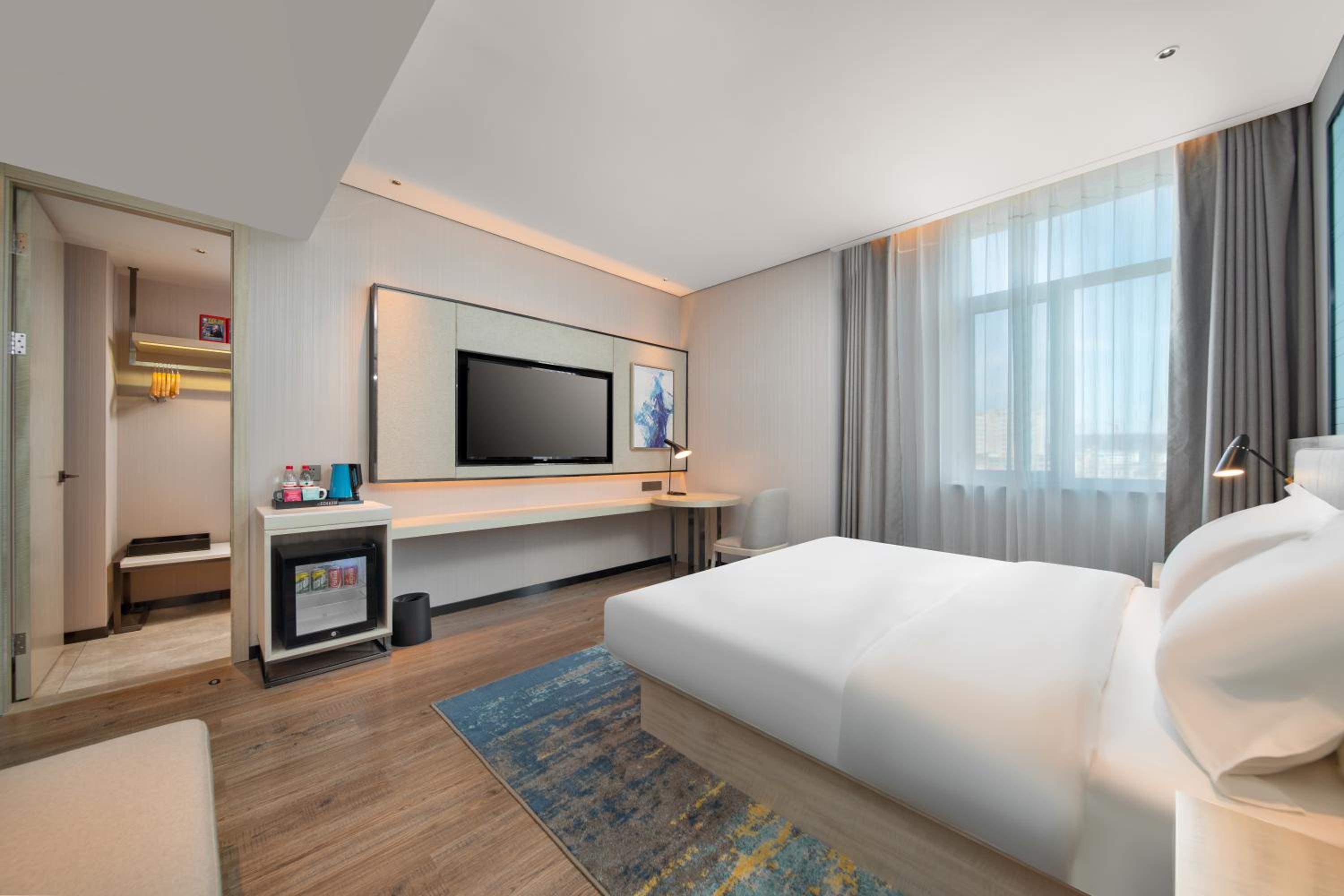Deluxe Queen Room photo 2