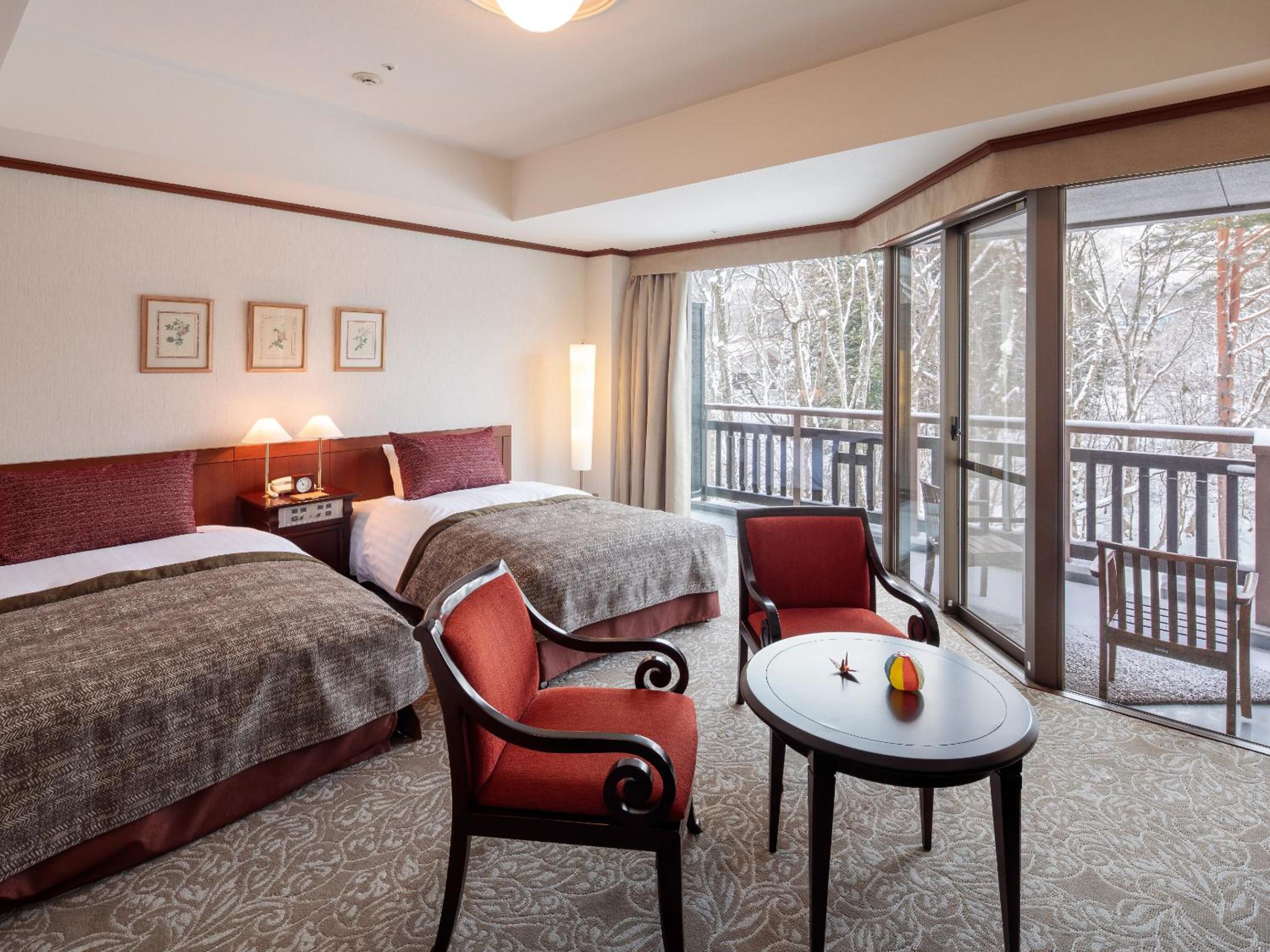 Standard Alps Twin Room with Balcony - Photo 5