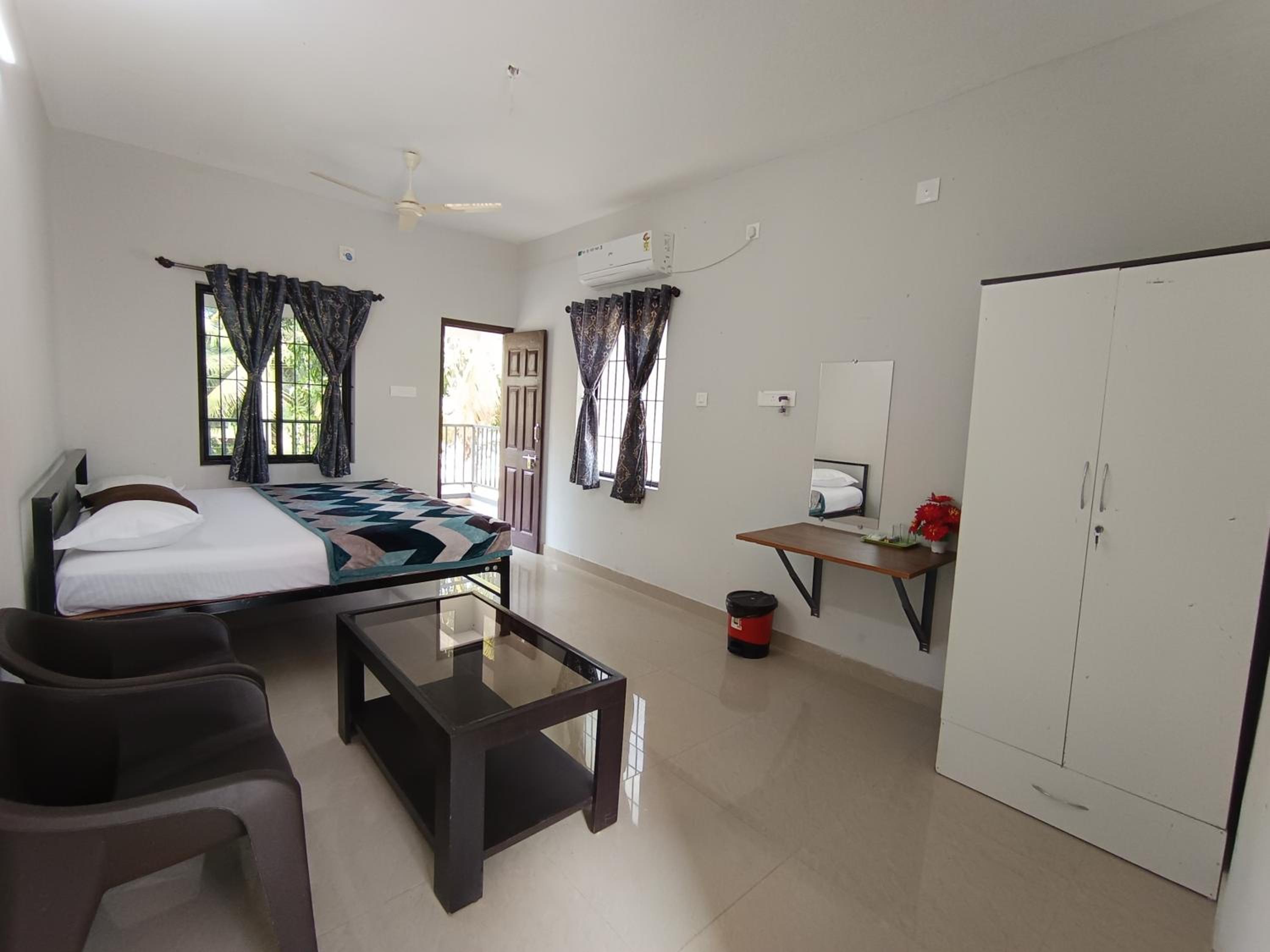 Deluxe Double Room with Balcony photo 1