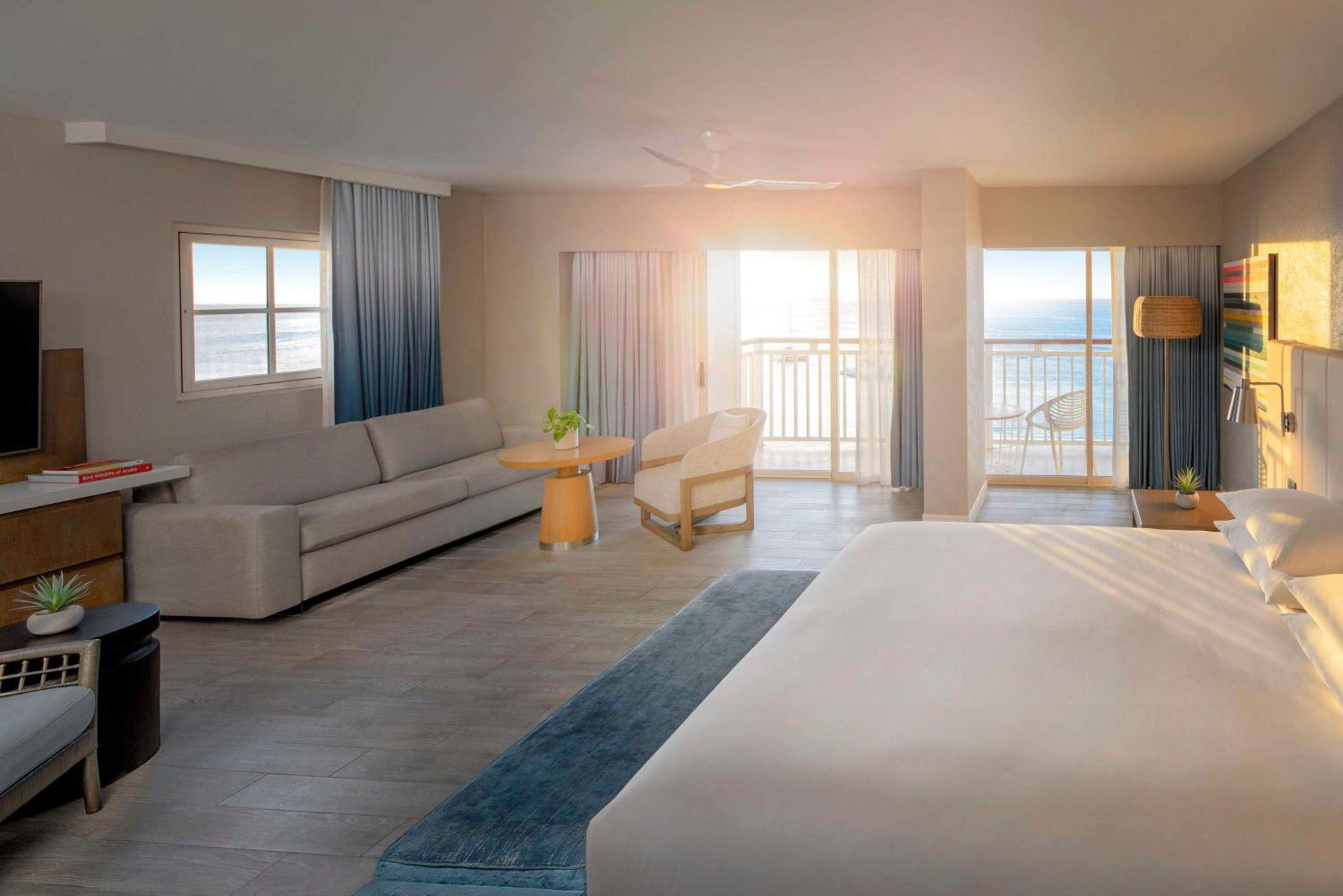 King Oceanfront Sunset Studio with Balcony - Photo 1
