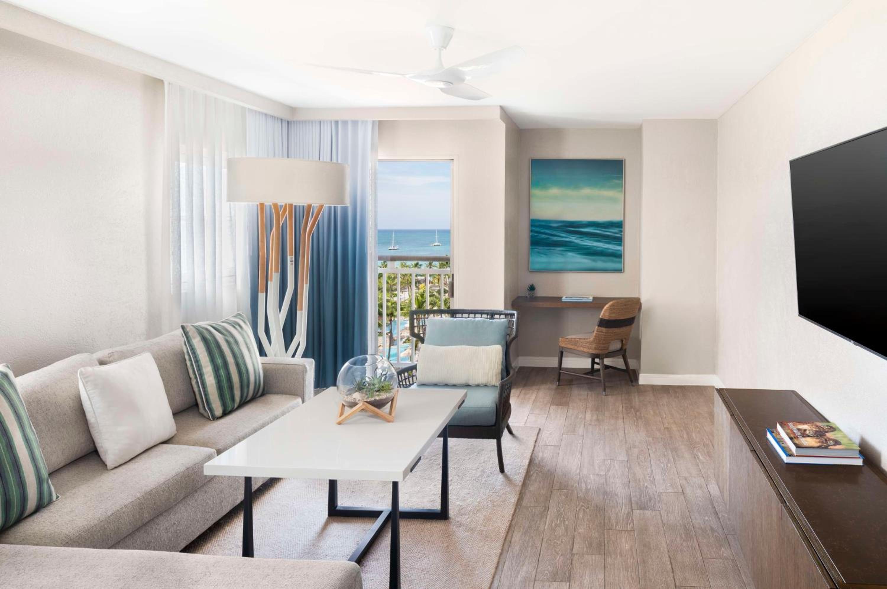 Family Suite with Resort View - Photo 1