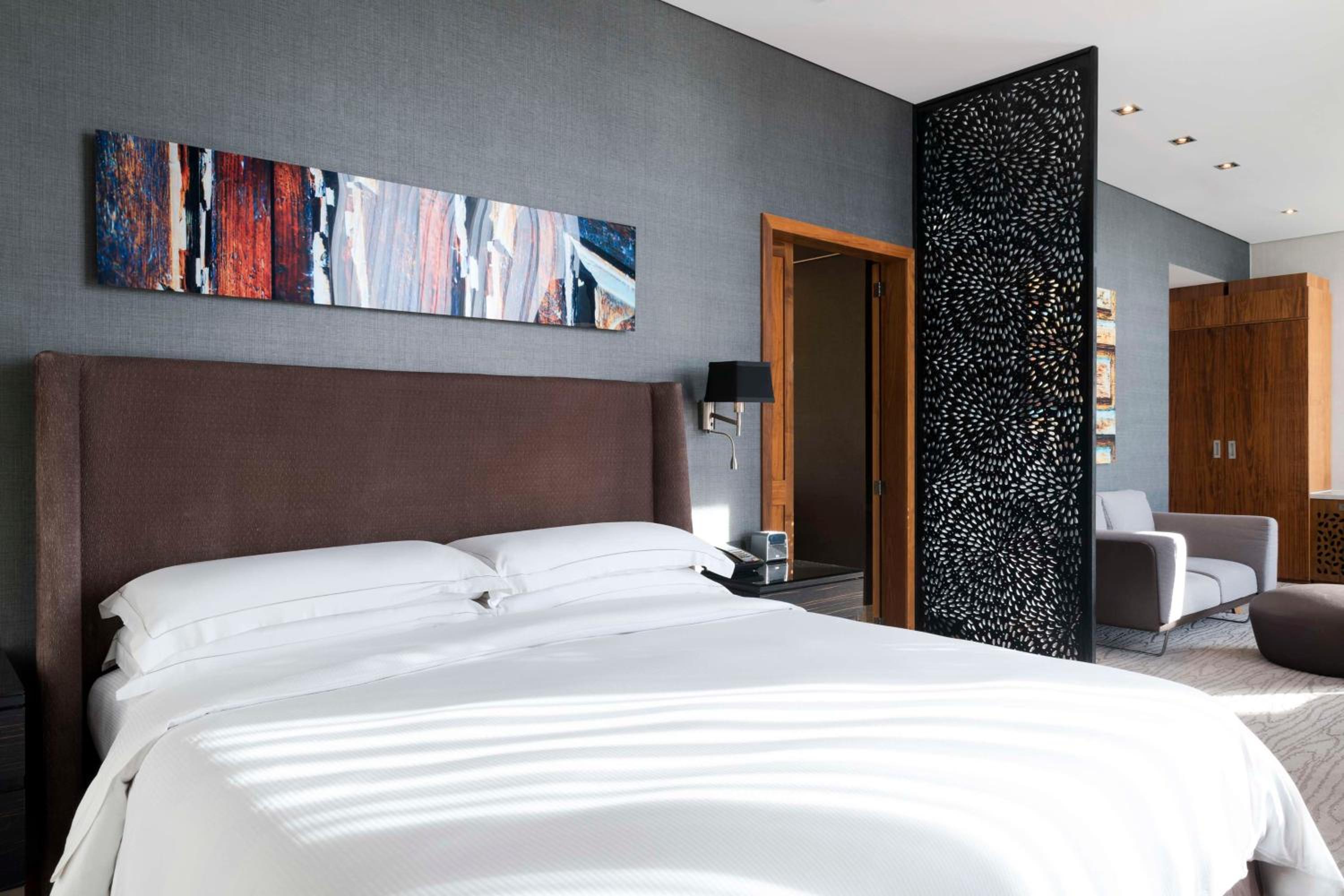 Junior King Suite with Seating Area