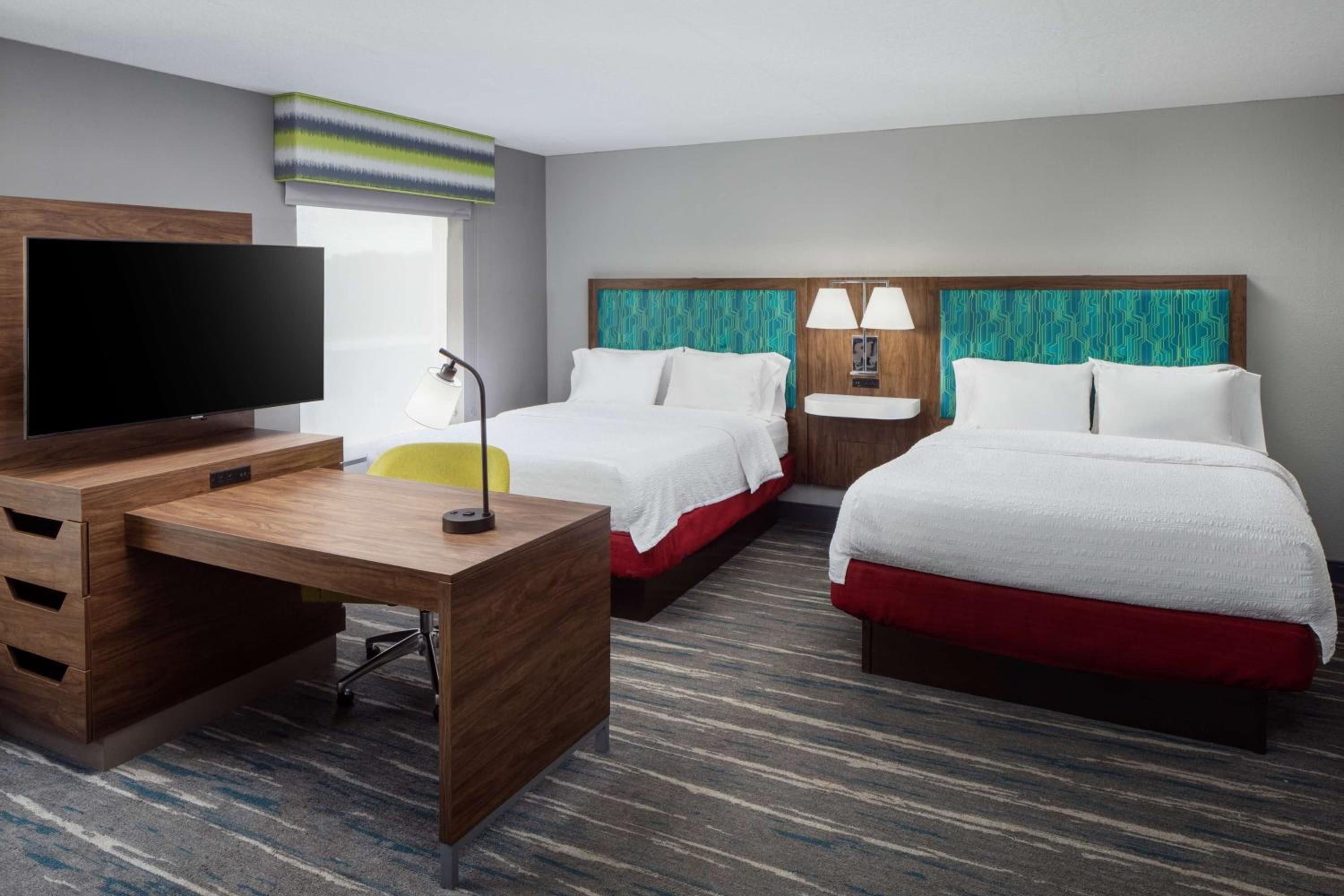 Queen Studio Suite with Two Queen Beds - Non-Smoking - Photo 1